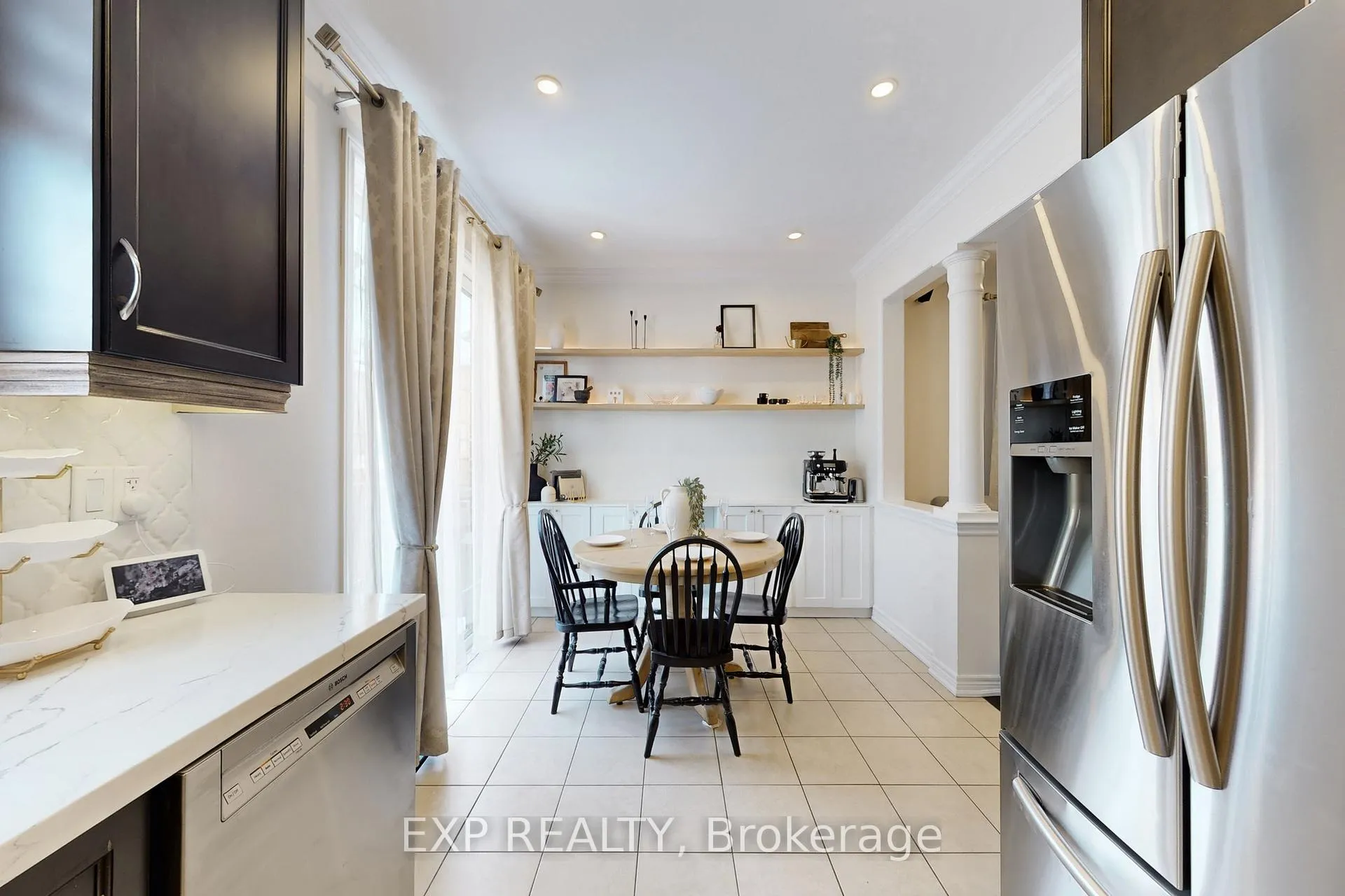 Photo 10 of 61 Buchanan Crescent, Brampton, Credit Valley — HOMEH