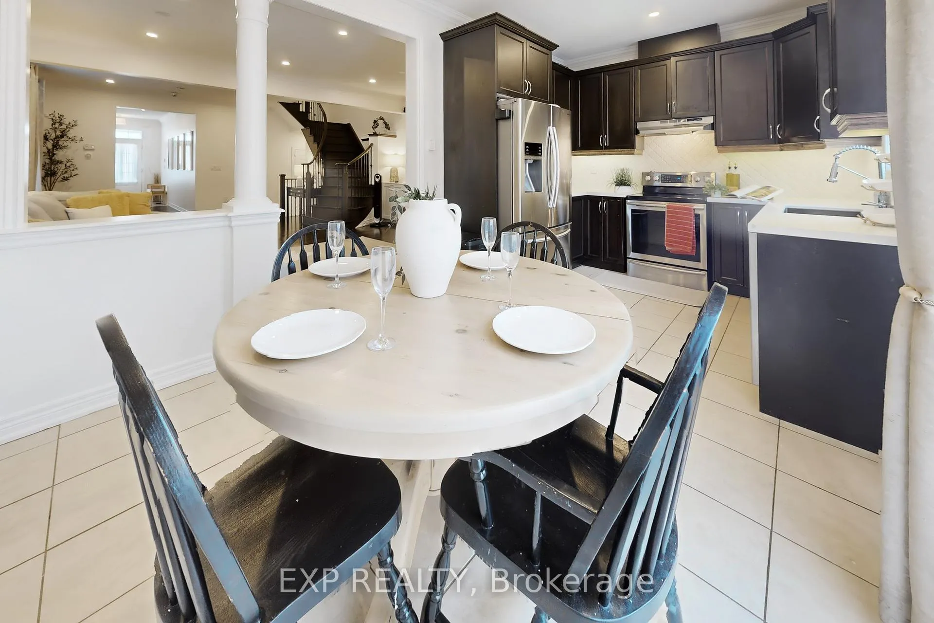 Photo 11 of 61 Buchanan Crescent, Brampton, Credit Valley — HOMEH