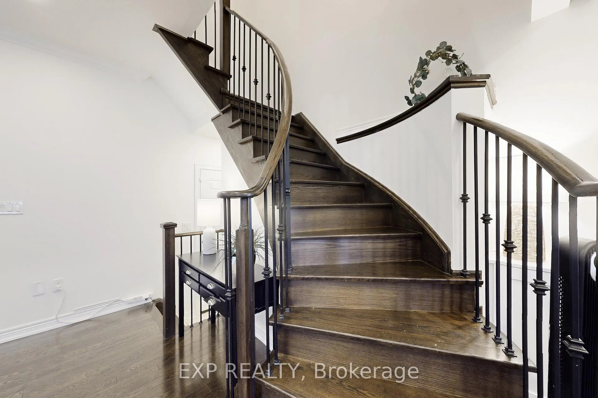Photo 17 of 61 Buchanan Crescent, Brampton, Credit Valley — HOMEH
