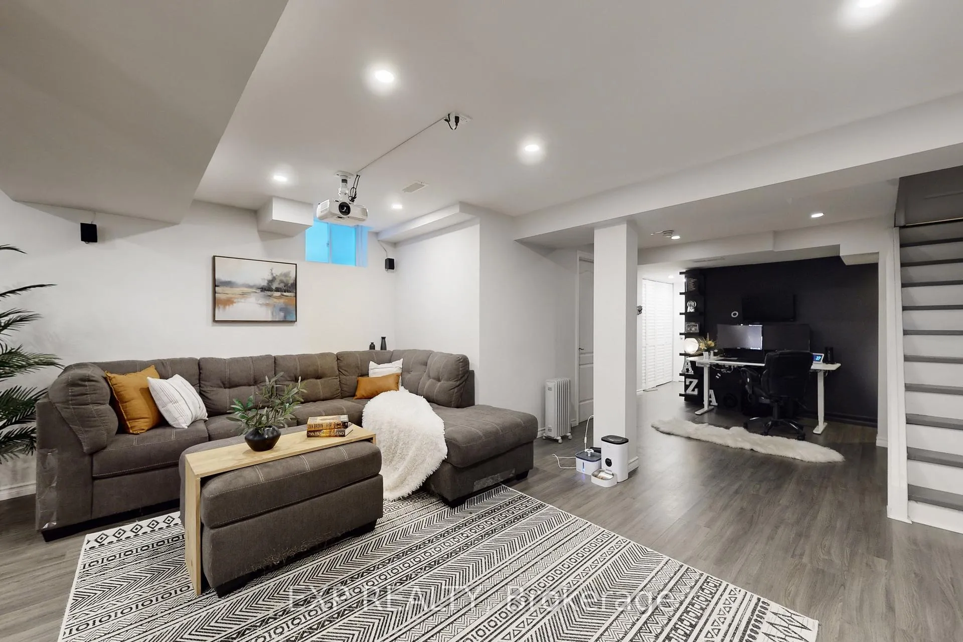 Photo 40 of 61 Buchanan Crescent, Brampton, Credit Valley — HOMEH