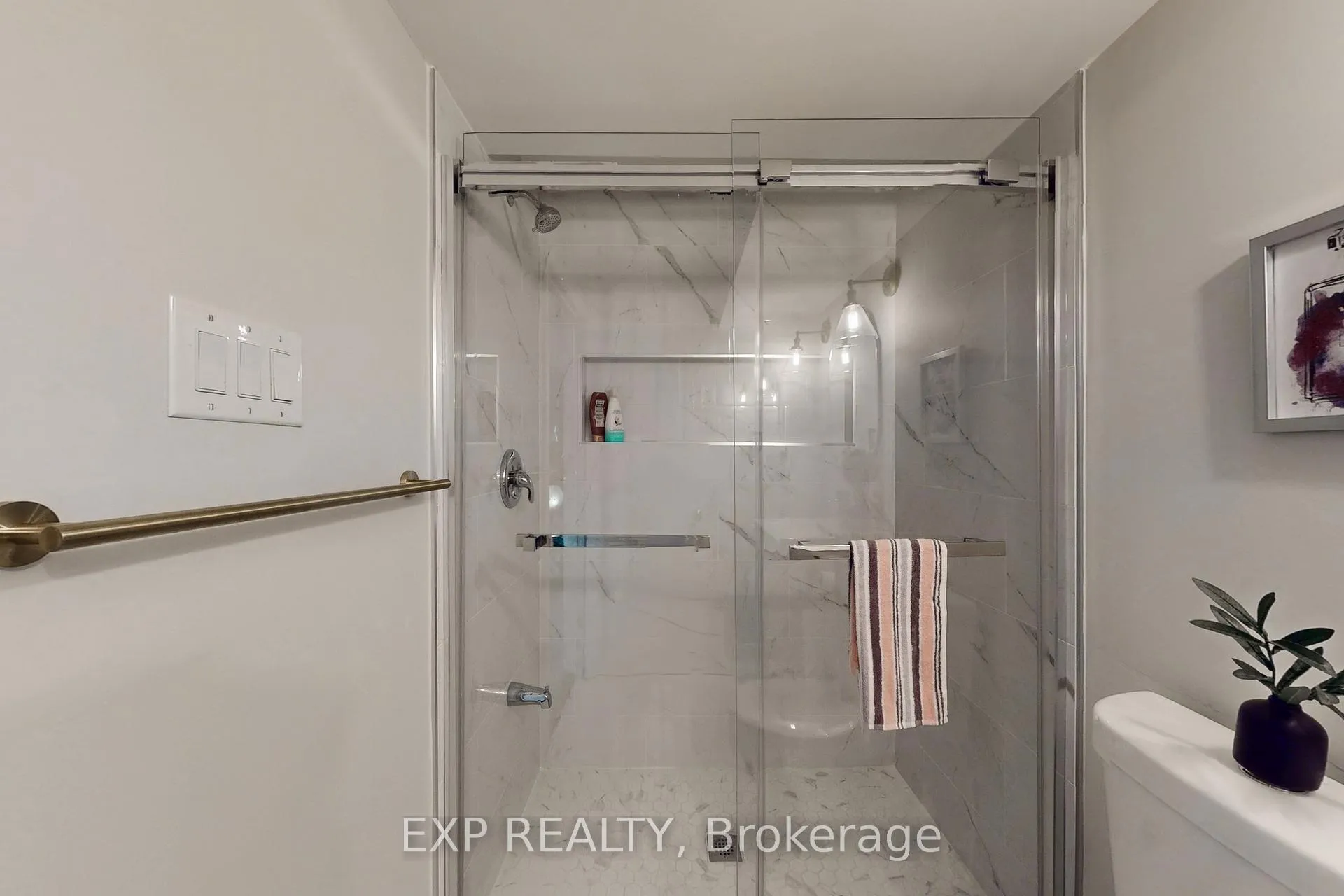 Photo 46 of 61 Buchanan Crescent, Brampton, Credit Valley — HOMEH