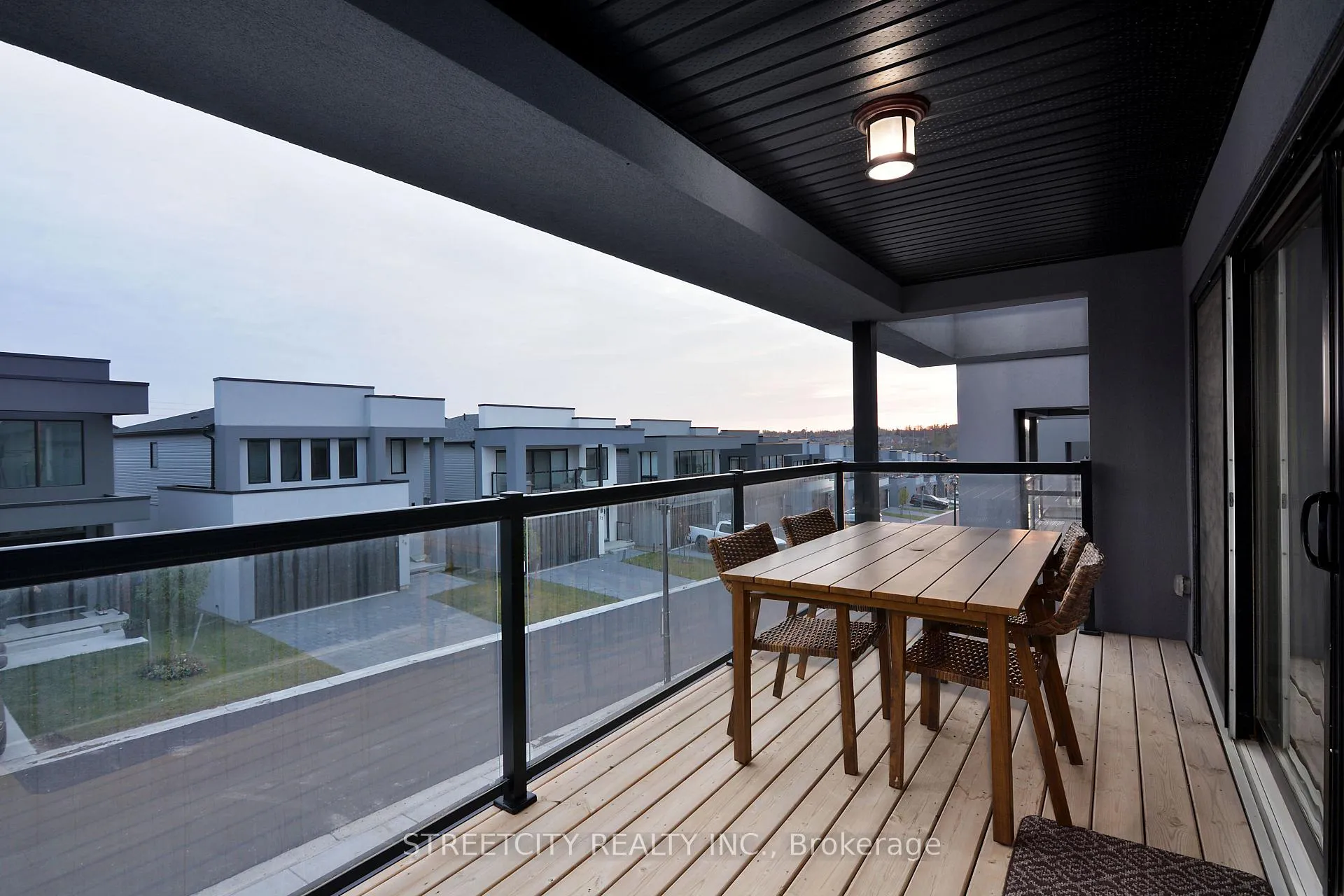 Photo 8 of Unit 30, 1820 Canvas Way, London, North B — HOMEH