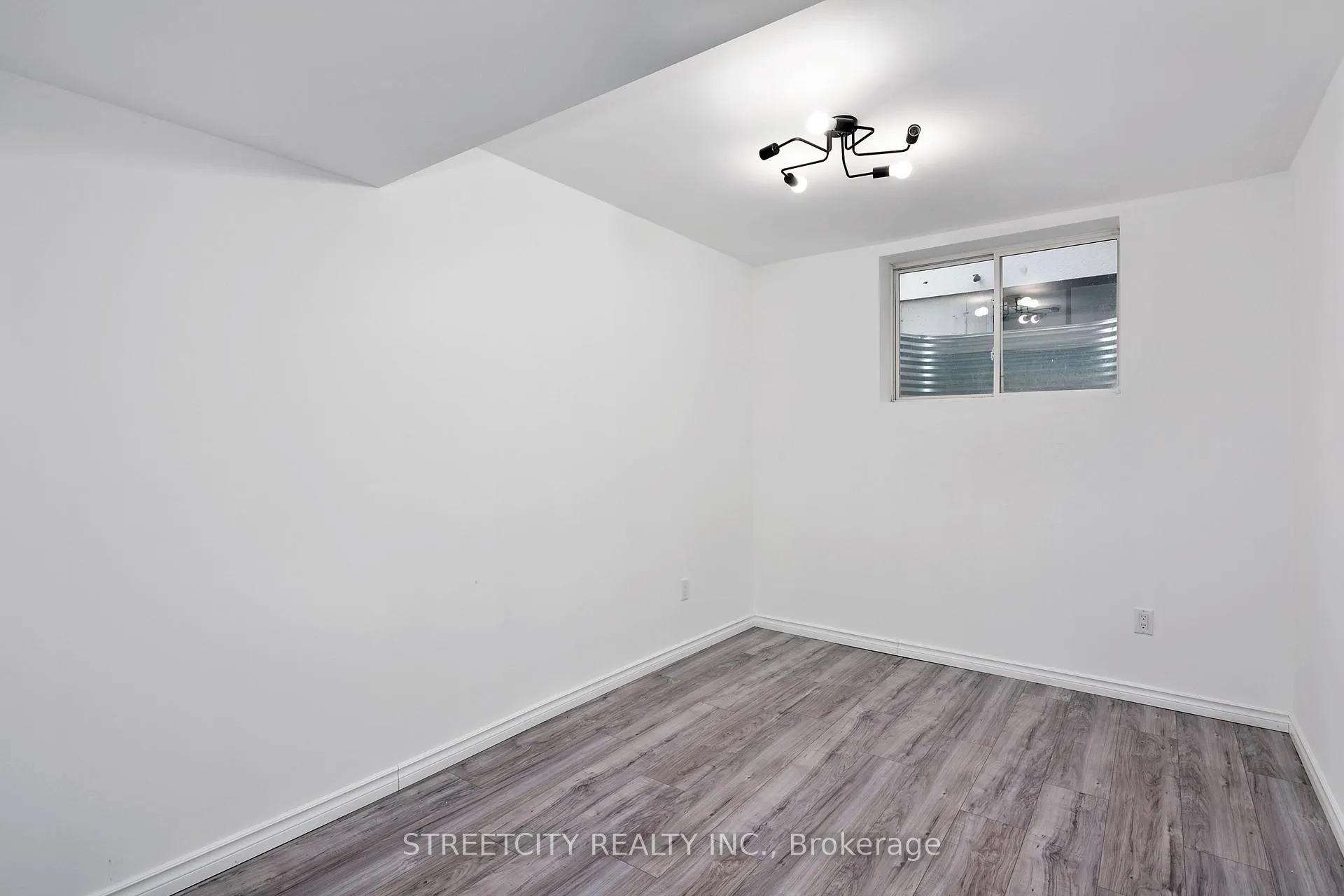 Photo 15 of Unit 30, 1820 Canvas Way, London, North B — HOMEH