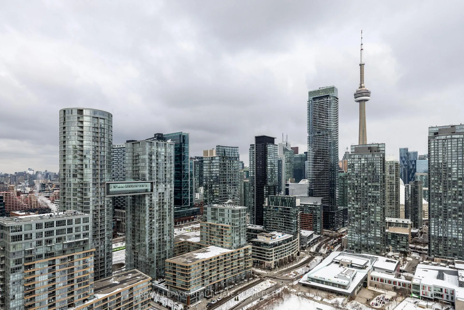 Photo 4 of Unit 3903, 75 Queens Wharf Road, Toronto, Waterfront Communities — HOMEH