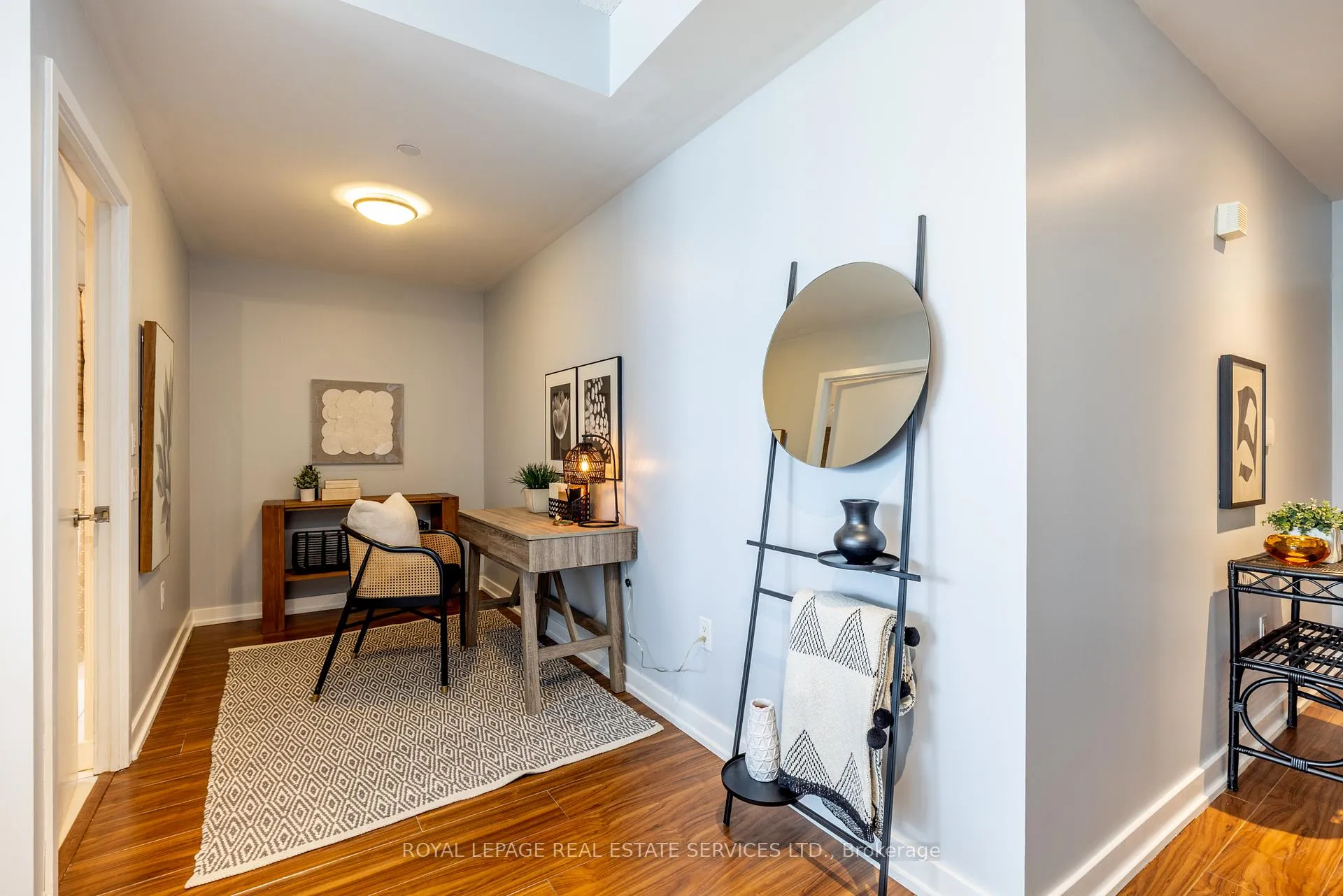 Photo 9 of Unit 3903, 75 Queens Wharf Road, Toronto, Waterfront Communities — HOMEH