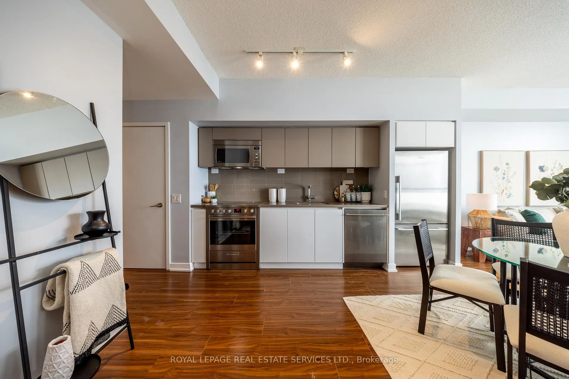 Photo 12 of Unit 3903, 75 Queens Wharf Road, Toronto, Waterfront Communities — HOMEH