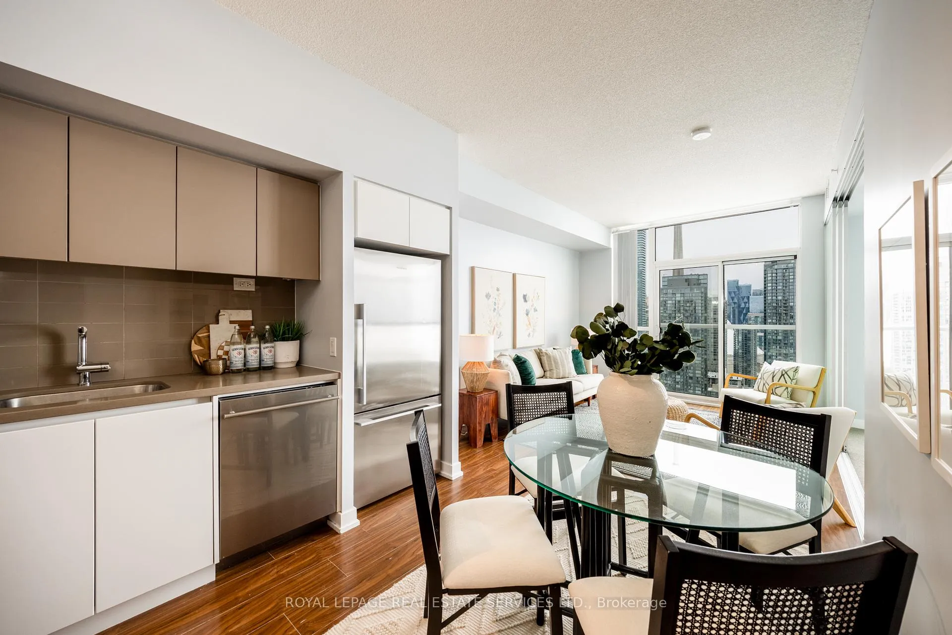 Photo 15 of Unit 3903, 75 Queens Wharf Road, Toronto, Waterfront Communities — HOMEH