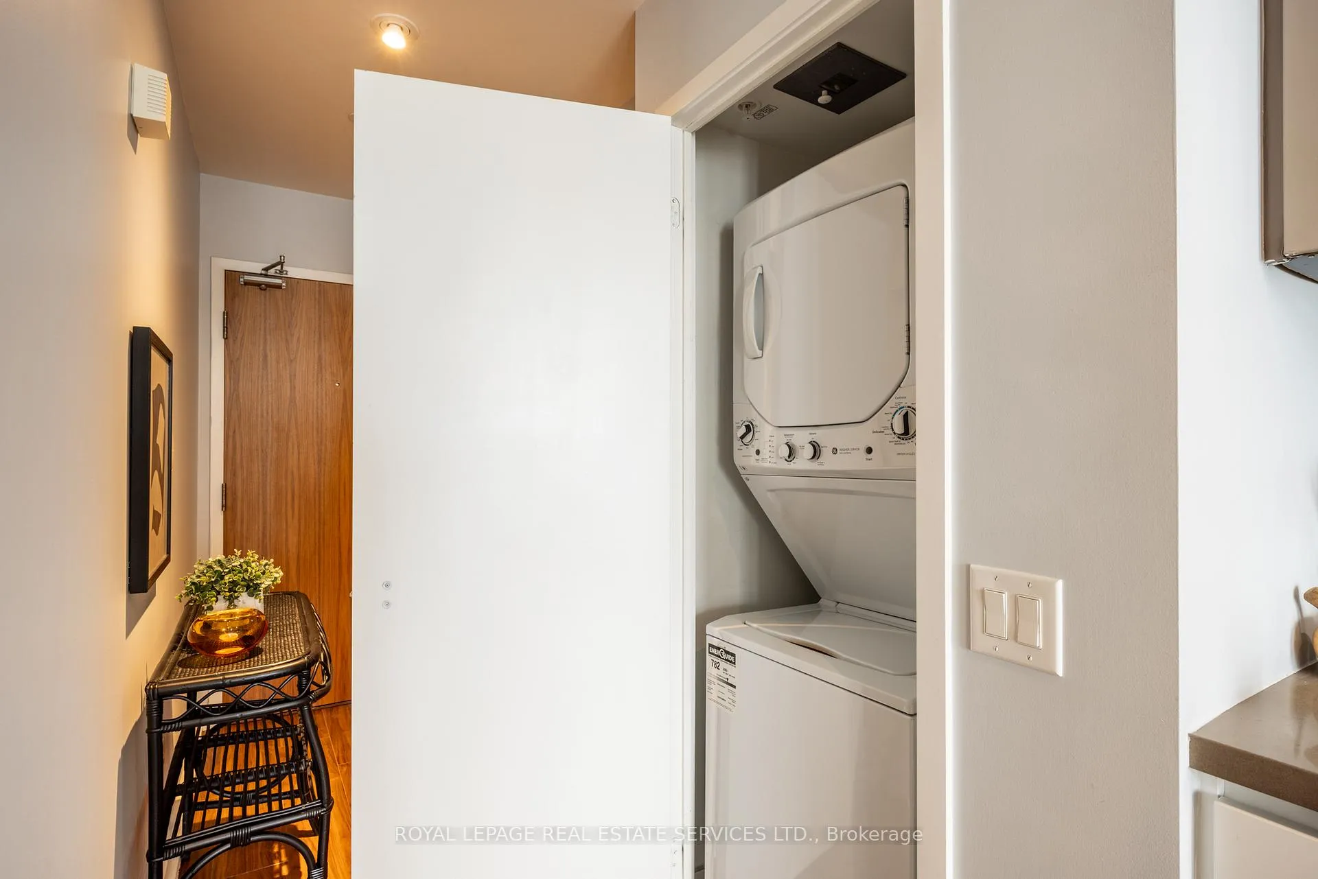 Photo 19 of Unit 3903, 75 Queens Wharf Road, Toronto, Waterfront Communities — HOMEH