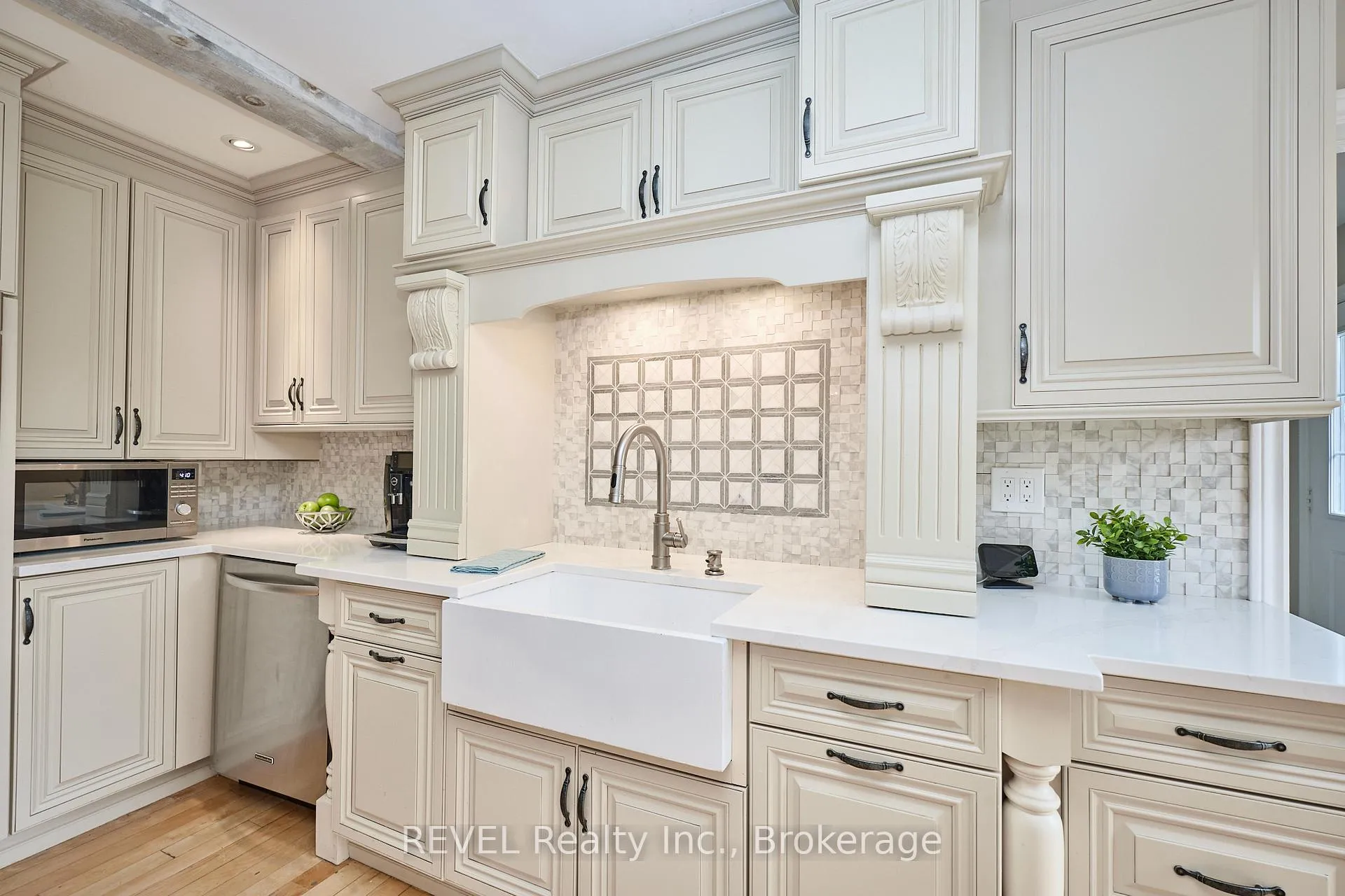 Photo 18 of 717 Metler Road, Pelham, North Pelham — HOMEH