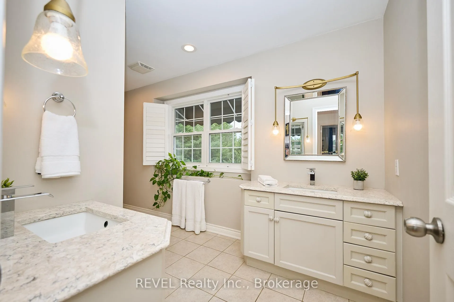 Photo 32 of 717 Metler Road, Pelham, North Pelham — HOMEH