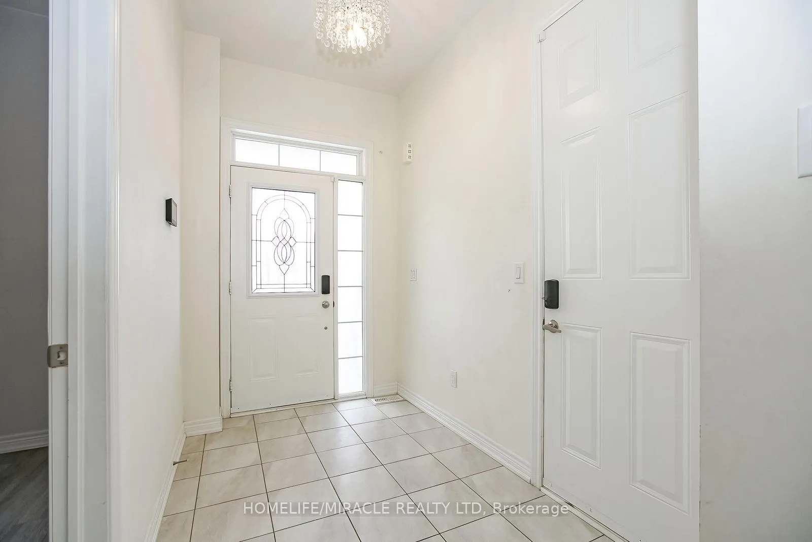 Photo 3 of 131 Kingsmere Crescent, New Tecumseth, Alliston — HOMEH