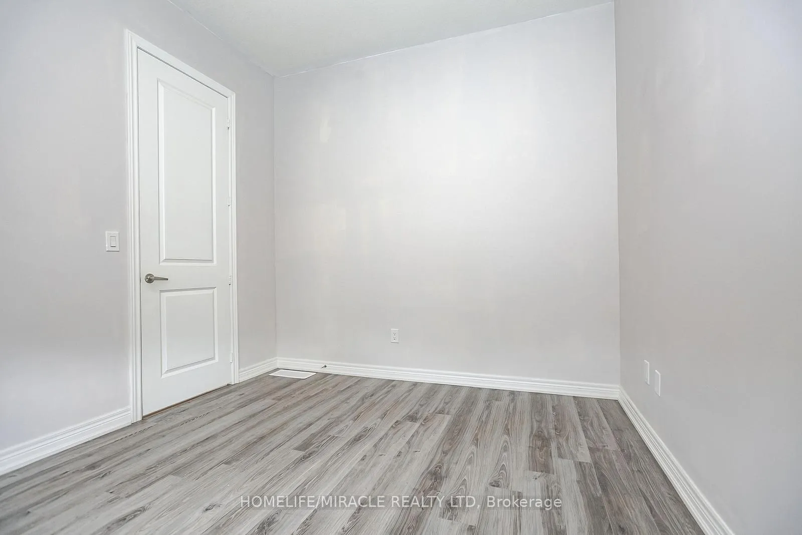 Photo 6 of 131 Kingsmere Crescent, New Tecumseth, Alliston — HOMEH