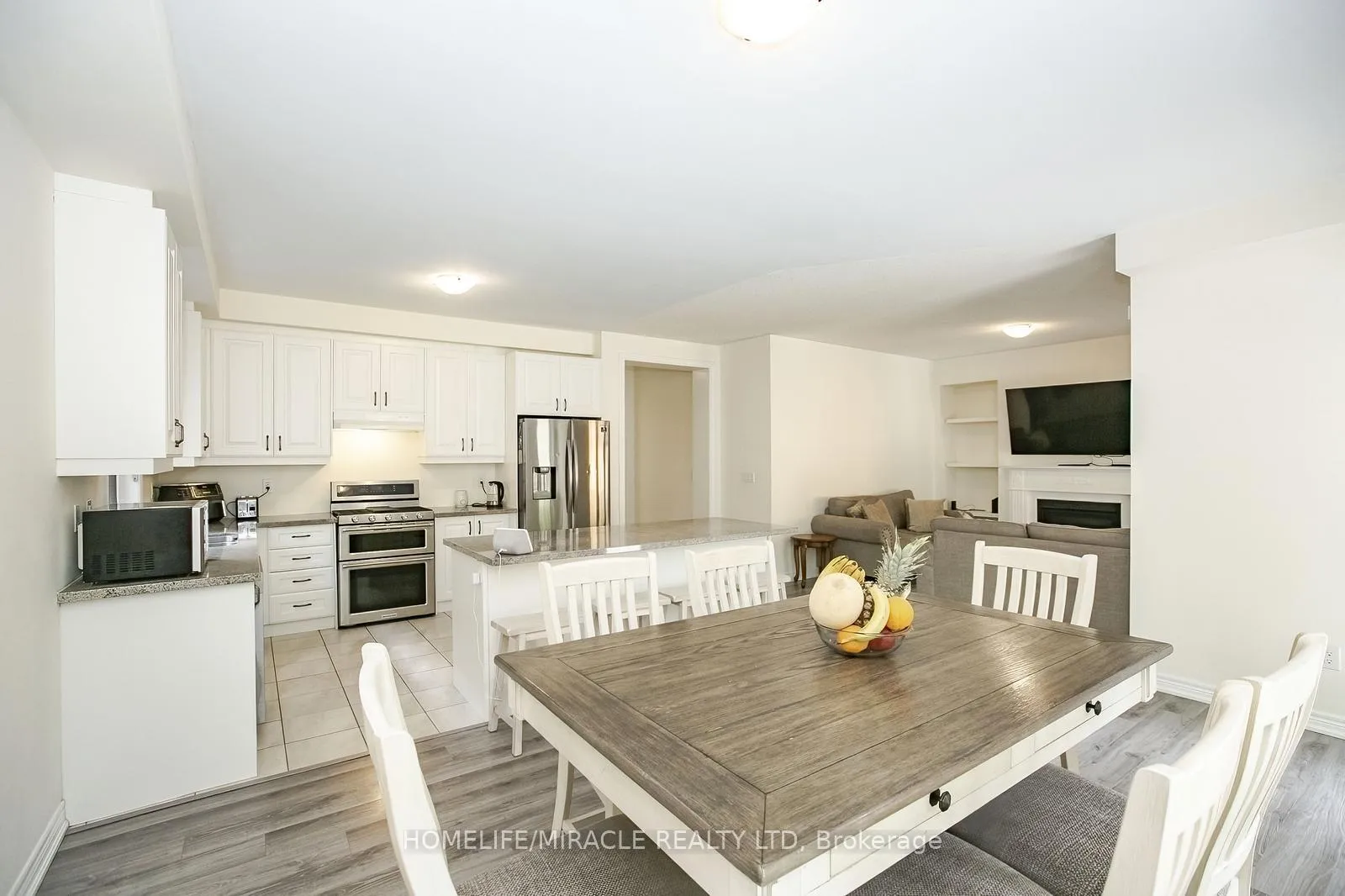 Photo 12 of 131 Kingsmere Crescent, New Tecumseth, Alliston — HOMEH