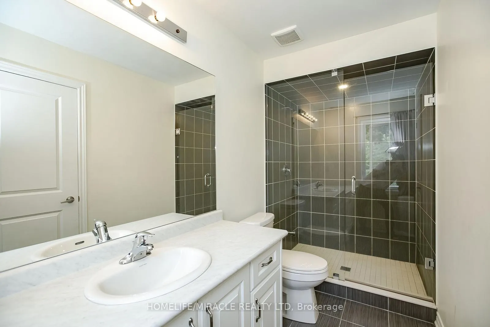 Photo 22 of 131 Kingsmere Crescent, New Tecumseth, Alliston — HOMEH