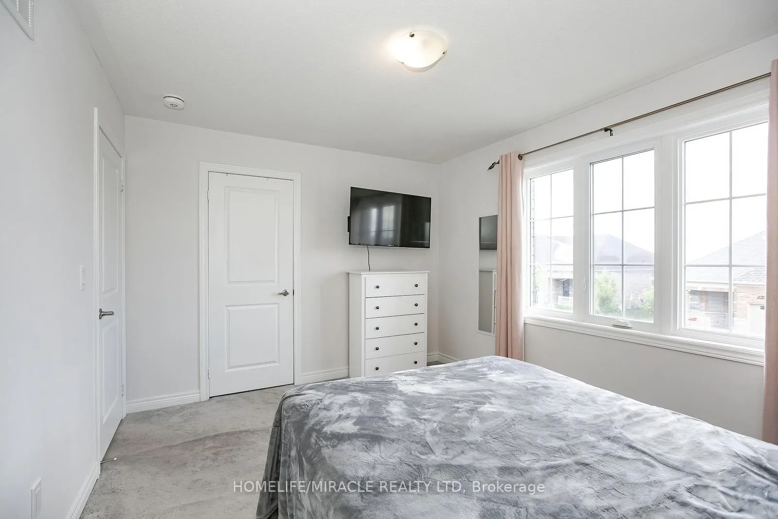 Photo 26 of 131 Kingsmere Crescent, New Tecumseth, Alliston — HOMEH