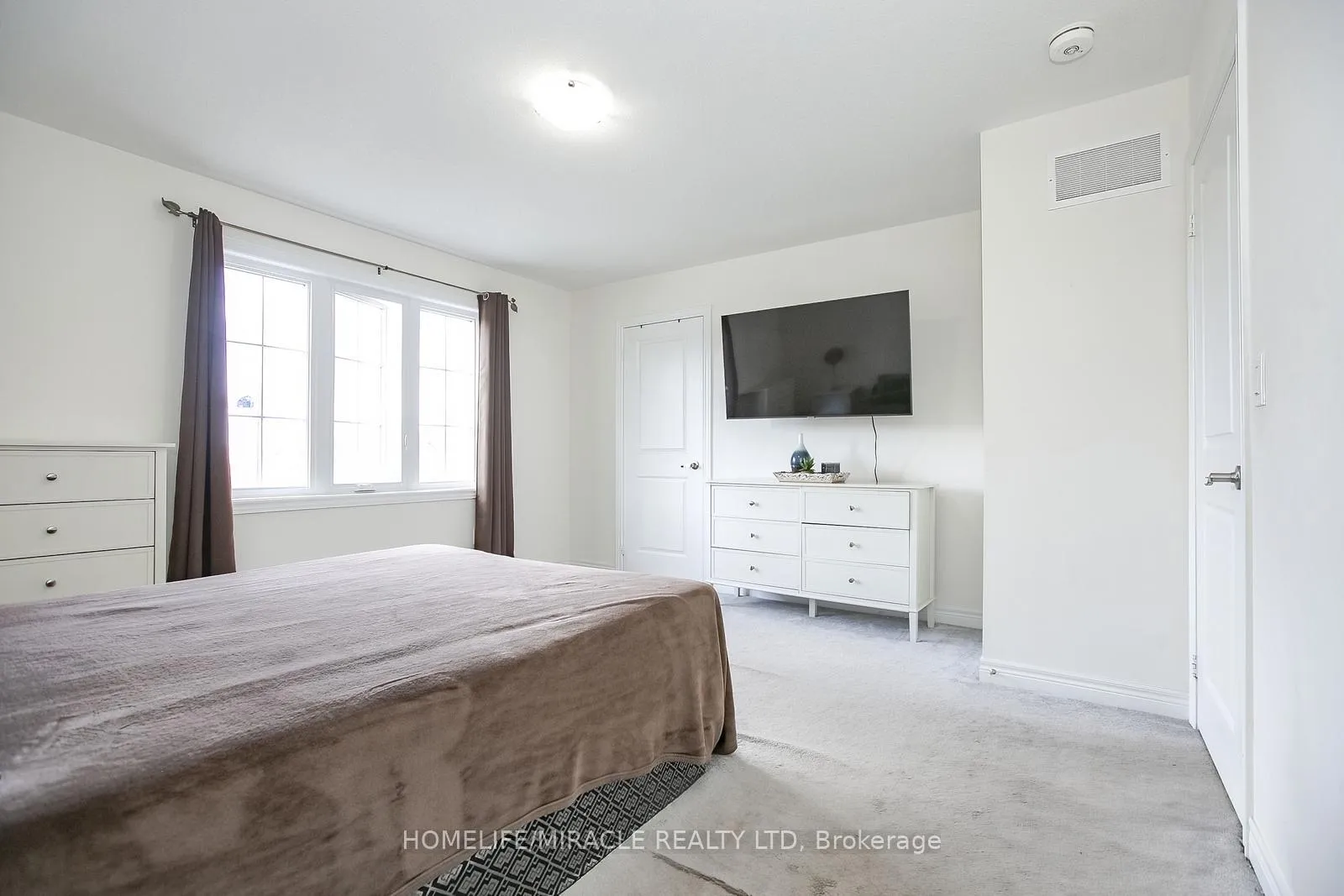 Photo 31 of 131 Kingsmere Crescent, New Tecumseth, Alliston — HOMEH
