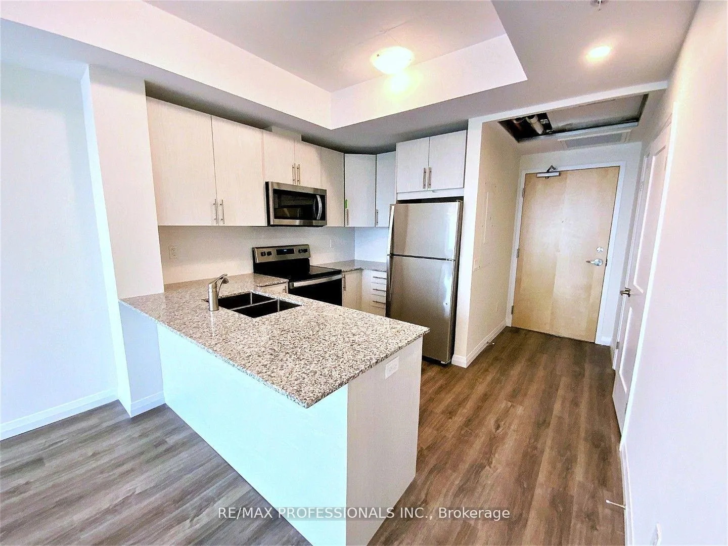 Photo 2 of Unit 903, 60 Charles Street W, Kitchener — HOMEH