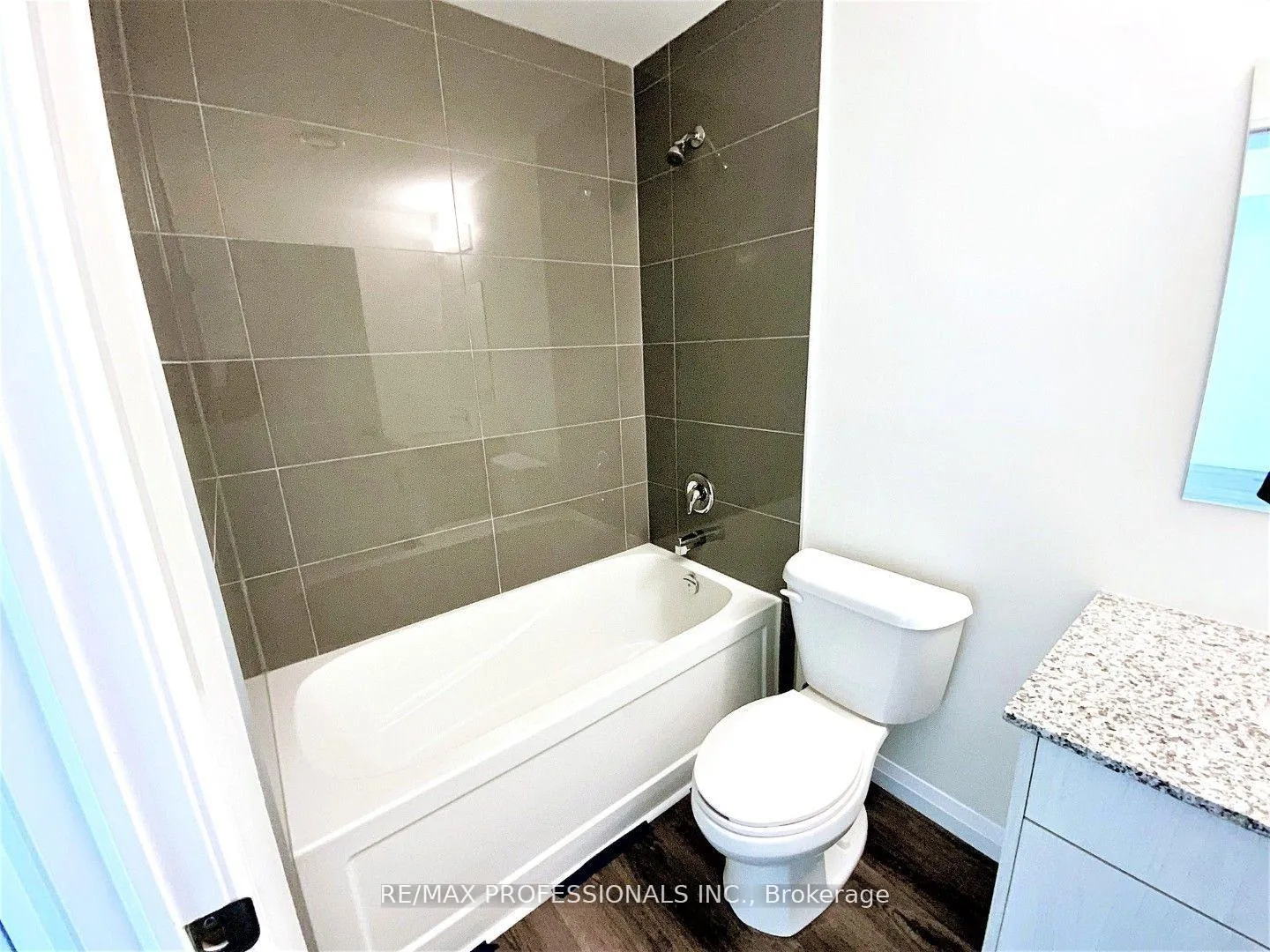 Photo 8 of Unit 903, 60 Charles Street W, Kitchener — HOMEH