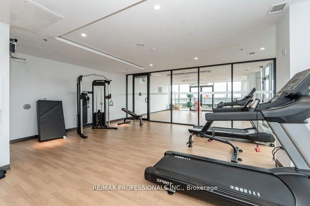 Photo 16 of Unit 903, 60 Charles Street W, Kitchener — HOMEH