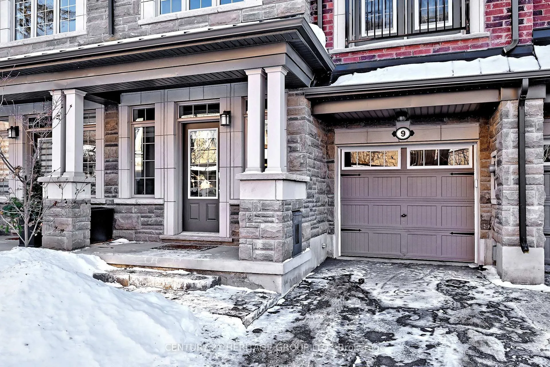 Photo 2 of 9 Ingleside Street, Vaughan, East Woodbridge — HOMEH