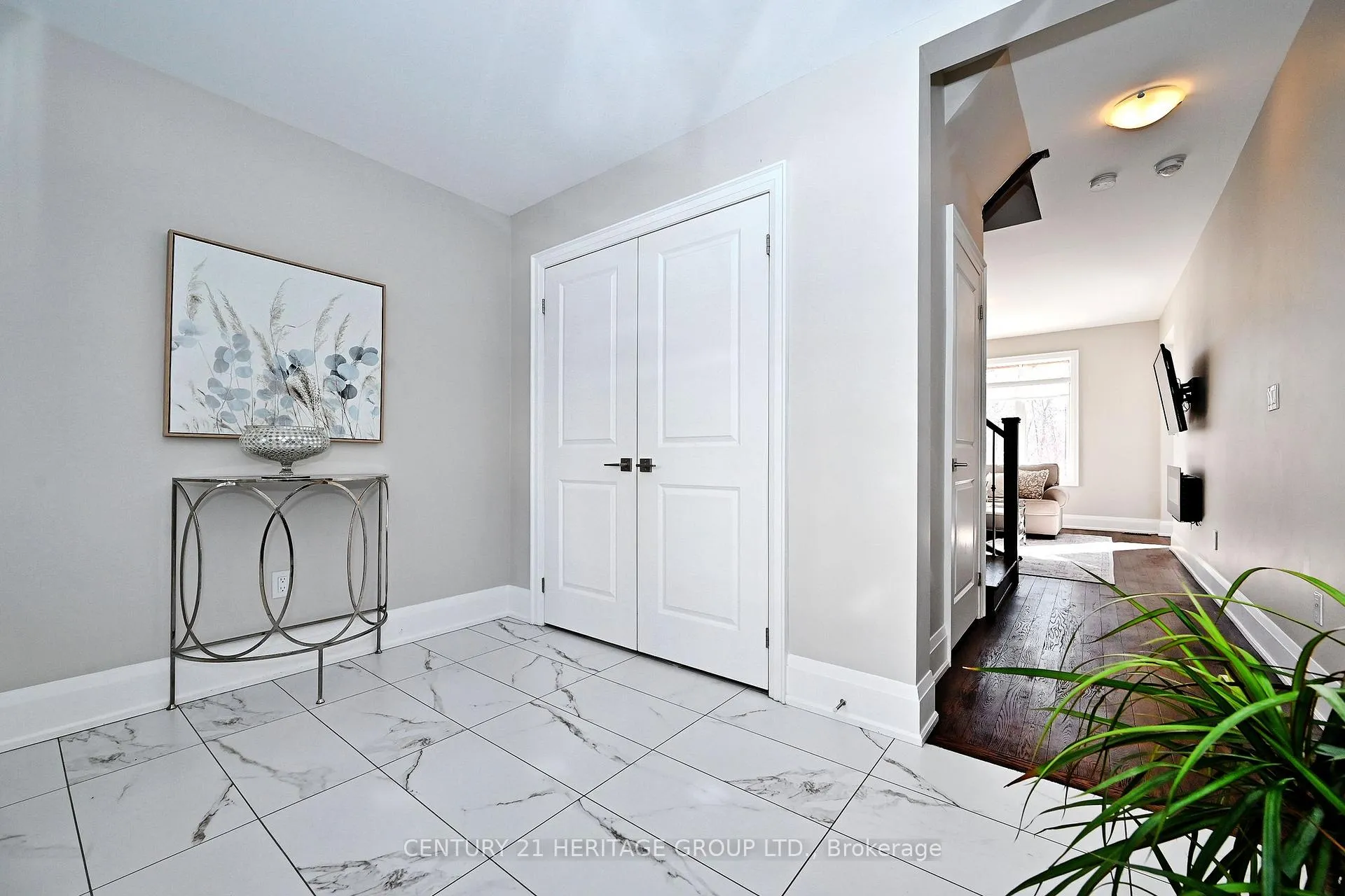 Photo 4 of 9 Ingleside Street, Vaughan, East Woodbridge — HOMEH