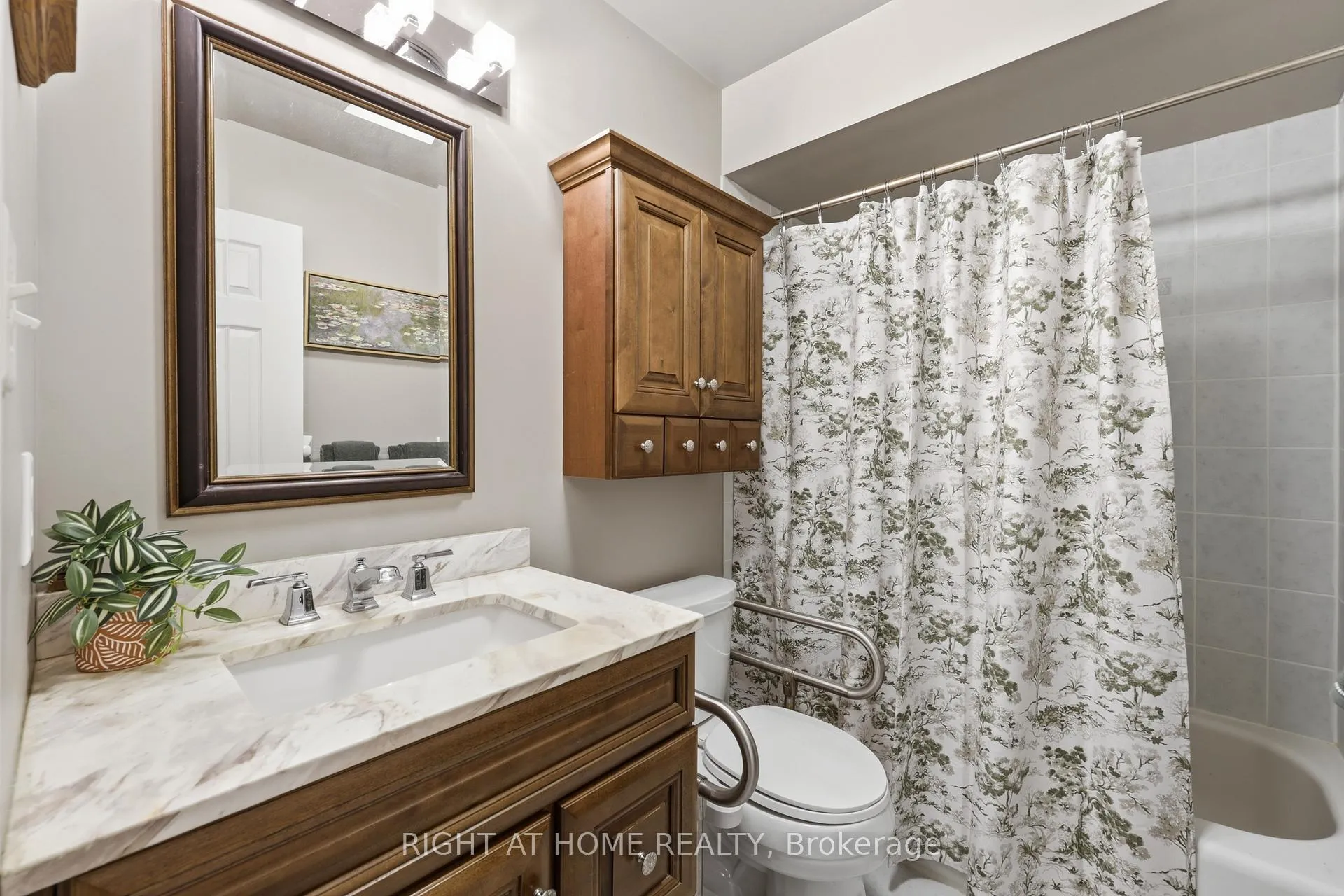 Photo 14 of 42 Webb Avenue, Brantford — HOMEH
