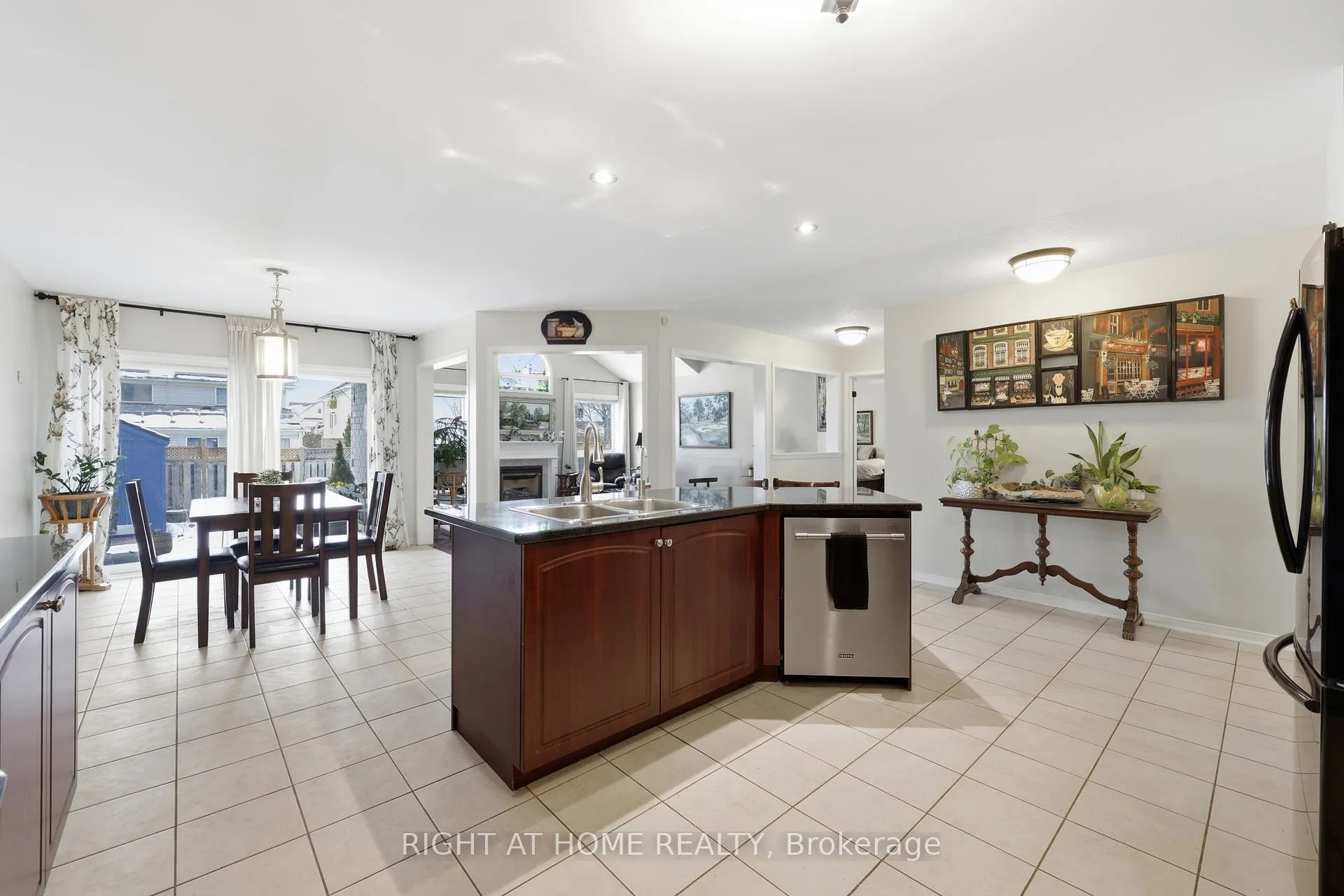Photo 18 of 42 Webb Avenue, Brantford — HOMEH