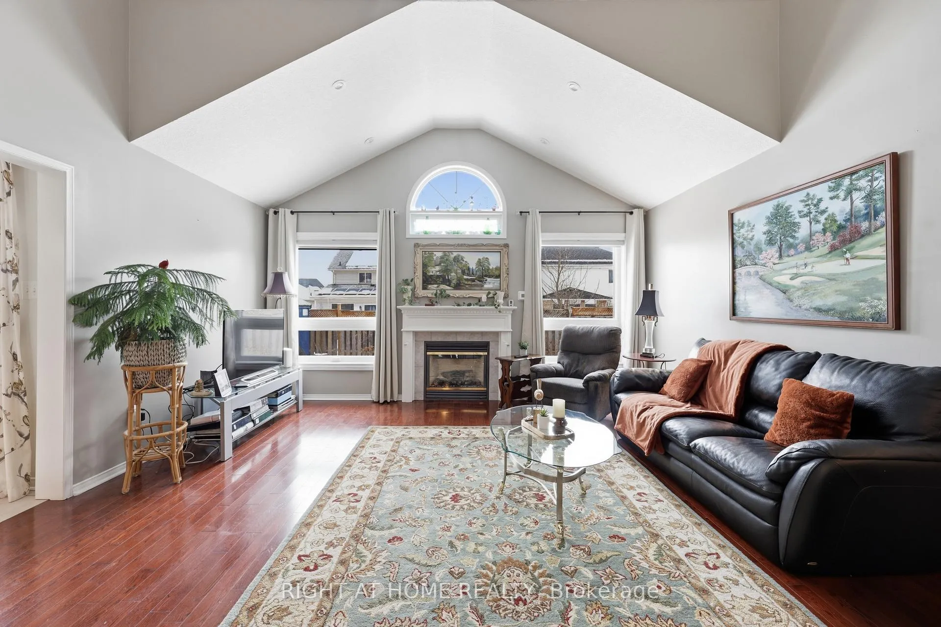 Photo 22 of 42 Webb Avenue, Brantford — HOMEH