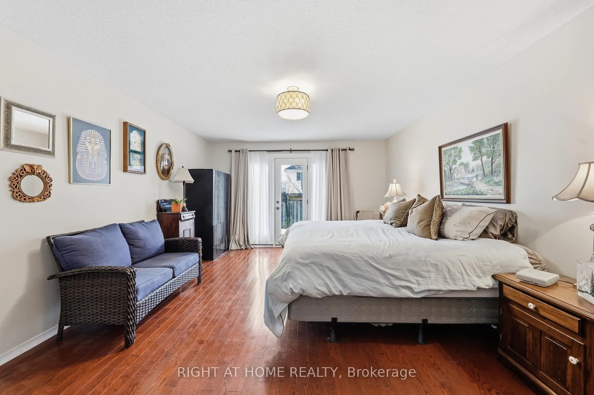 Photo 24 of 42 Webb Avenue, Brantford — HOMEH
