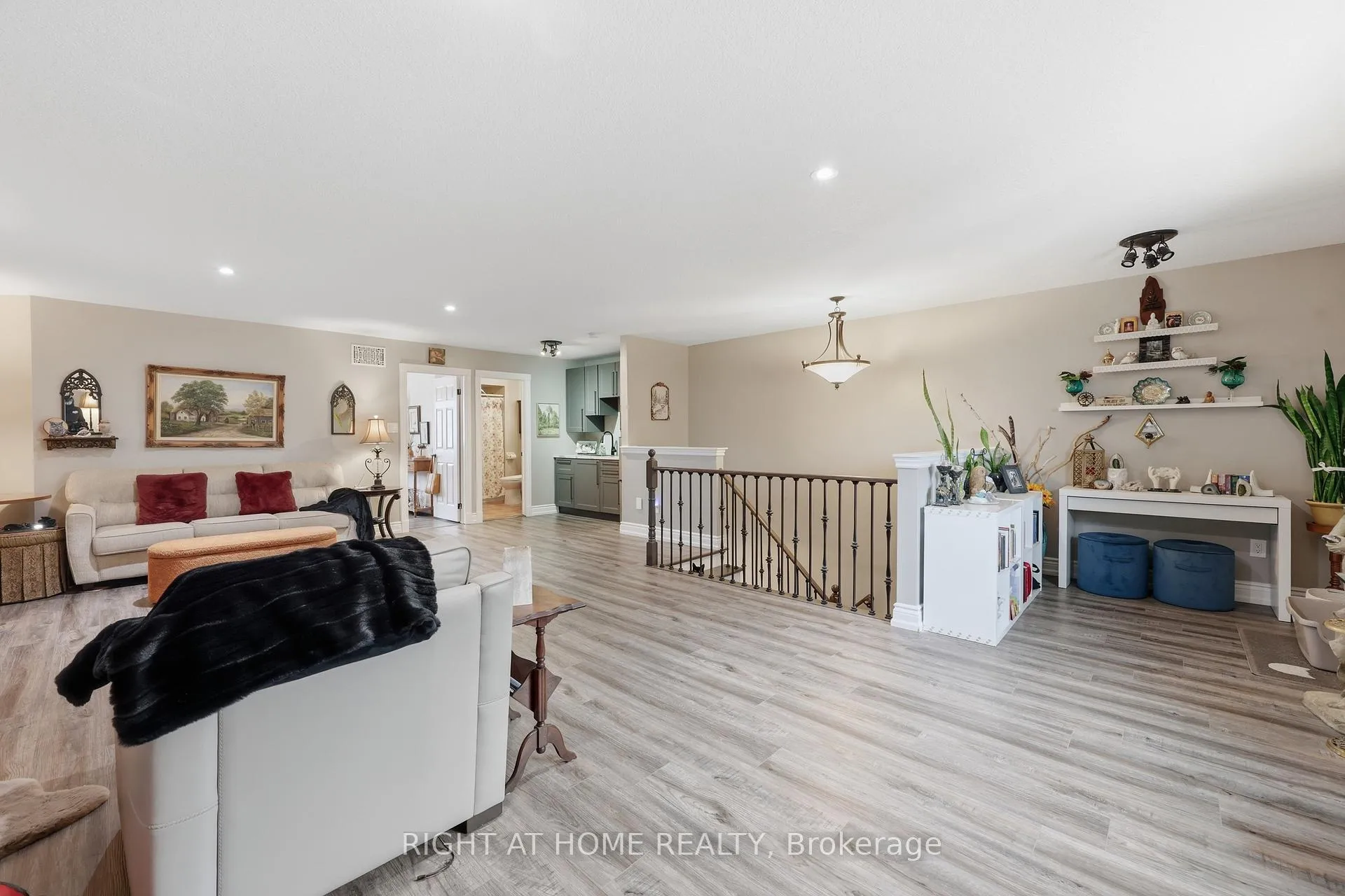 Photo 29 of 42 Webb Avenue, Brantford — HOMEH