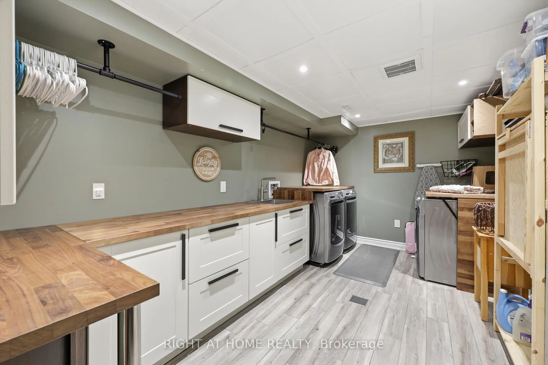Photo 36 of 42 Webb Avenue, Brantford — HOMEH