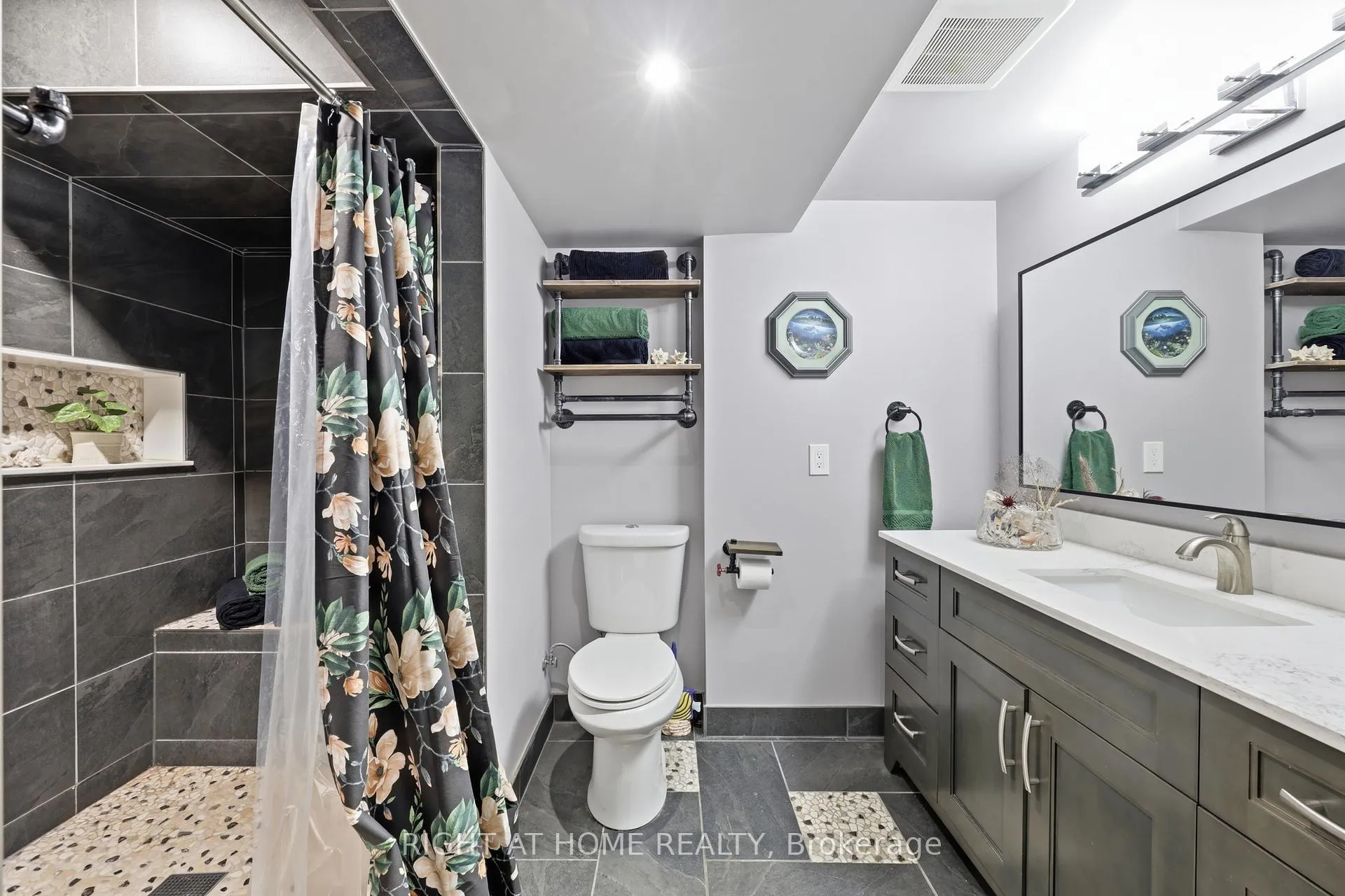 Photo 43 of 42 Webb Avenue, Brantford — HOMEH