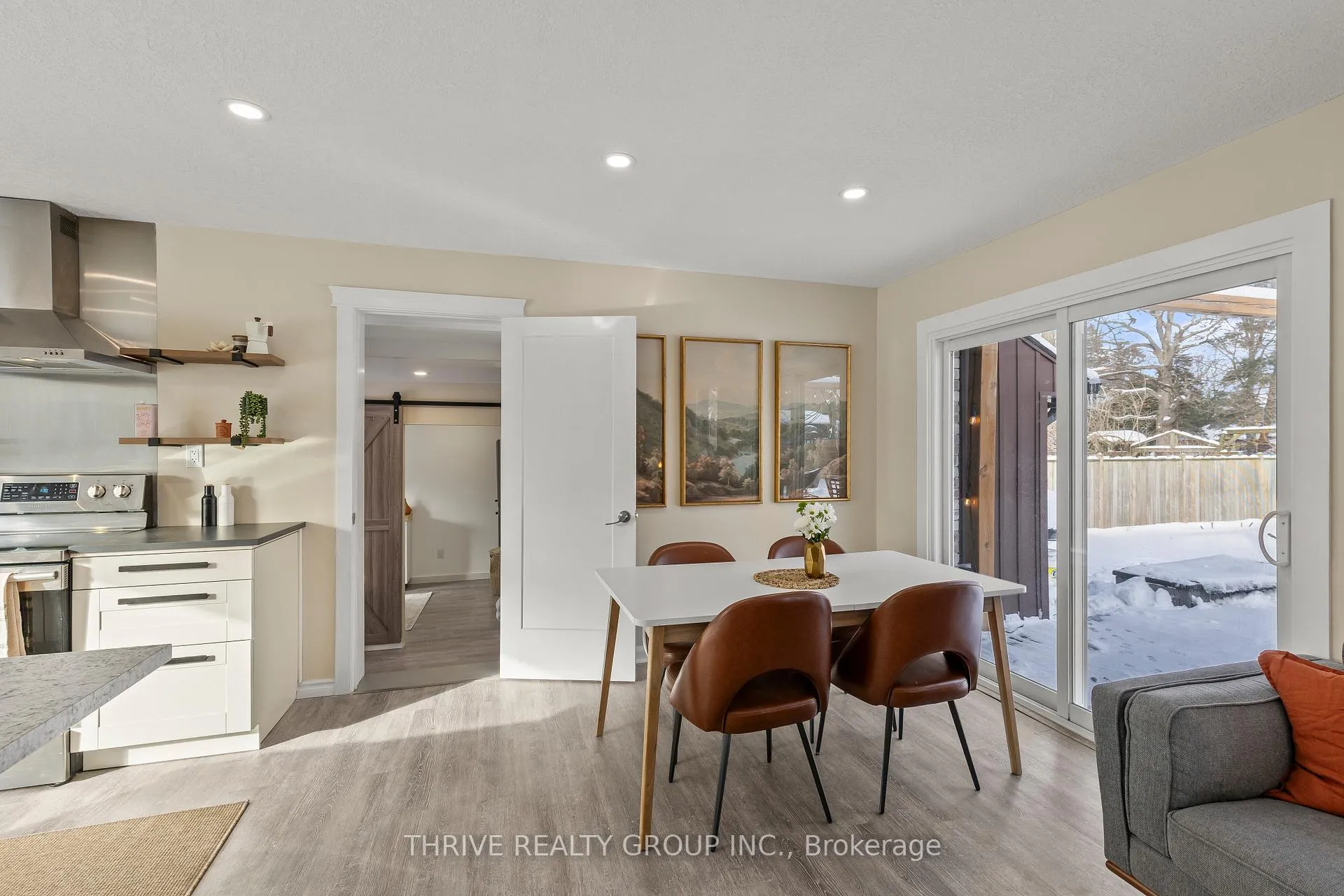 Photo 11 of 402 Stephen Street, London, South B — HOMEH