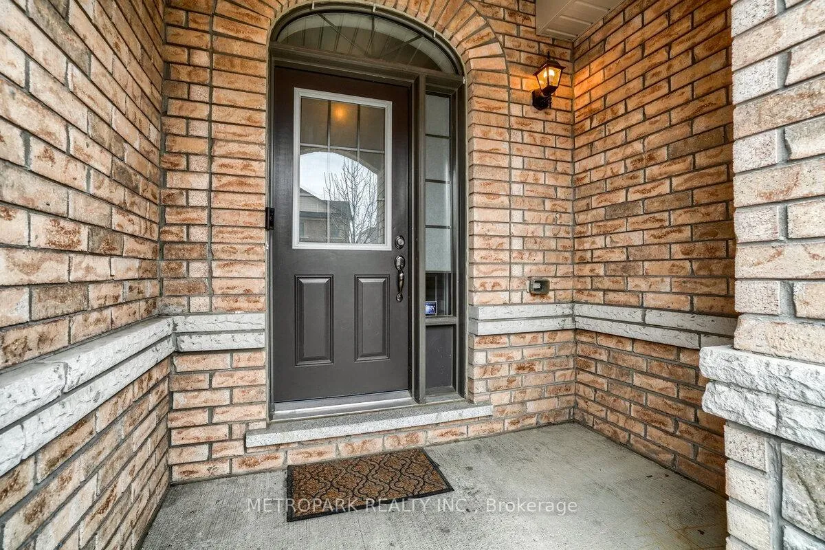 Photo 3 of 34 Morra Avenue, Caledon, Bolton East — HOMEH