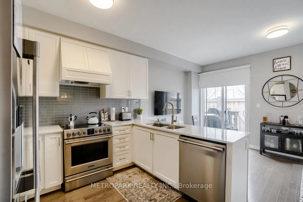 Photo 8 of 34 Morra Avenue, Caledon, Bolton East — HOMEH