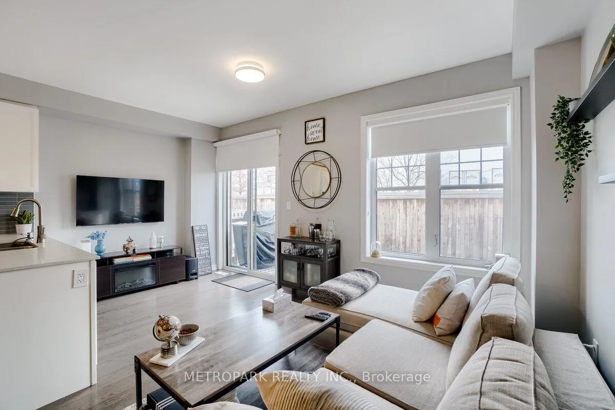 Photo 12 of 34 Morra Avenue, Caledon, Bolton East — HOMEH