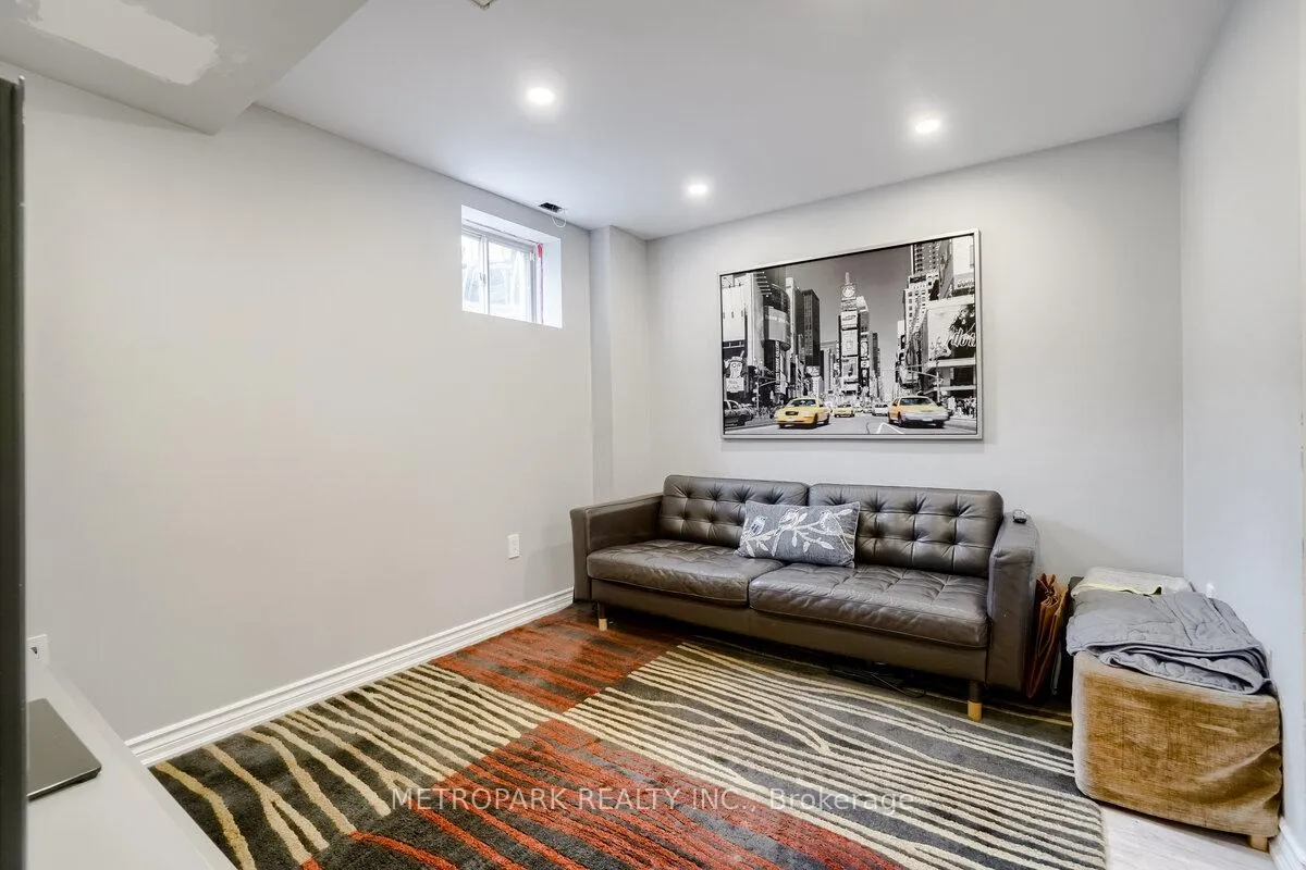 Photo 29 of 34 Morra Avenue, Caledon, Bolton East — HOMEH