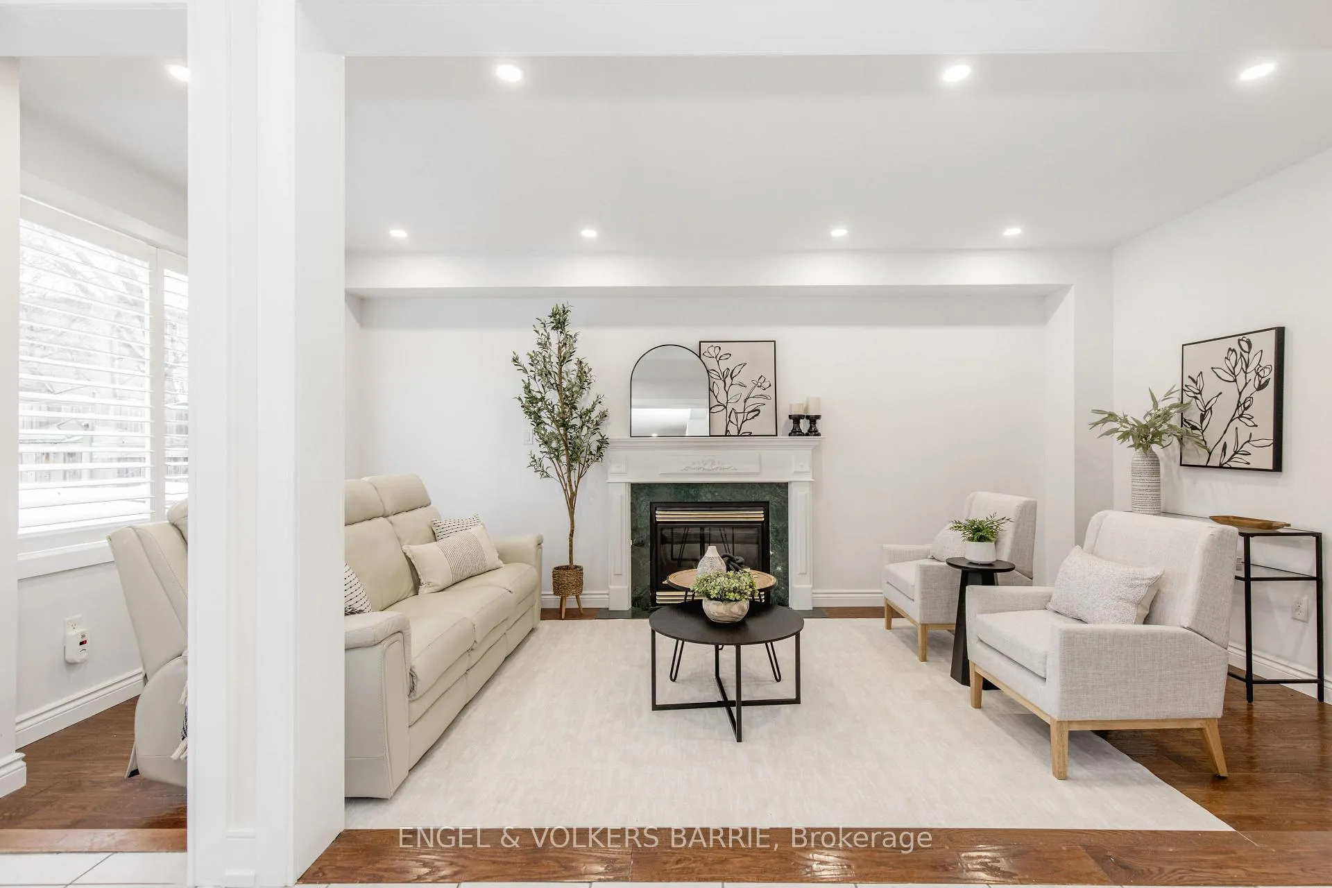 Photo 5 of 34 Bell Street, Barrie, Ardagh — HOMEH