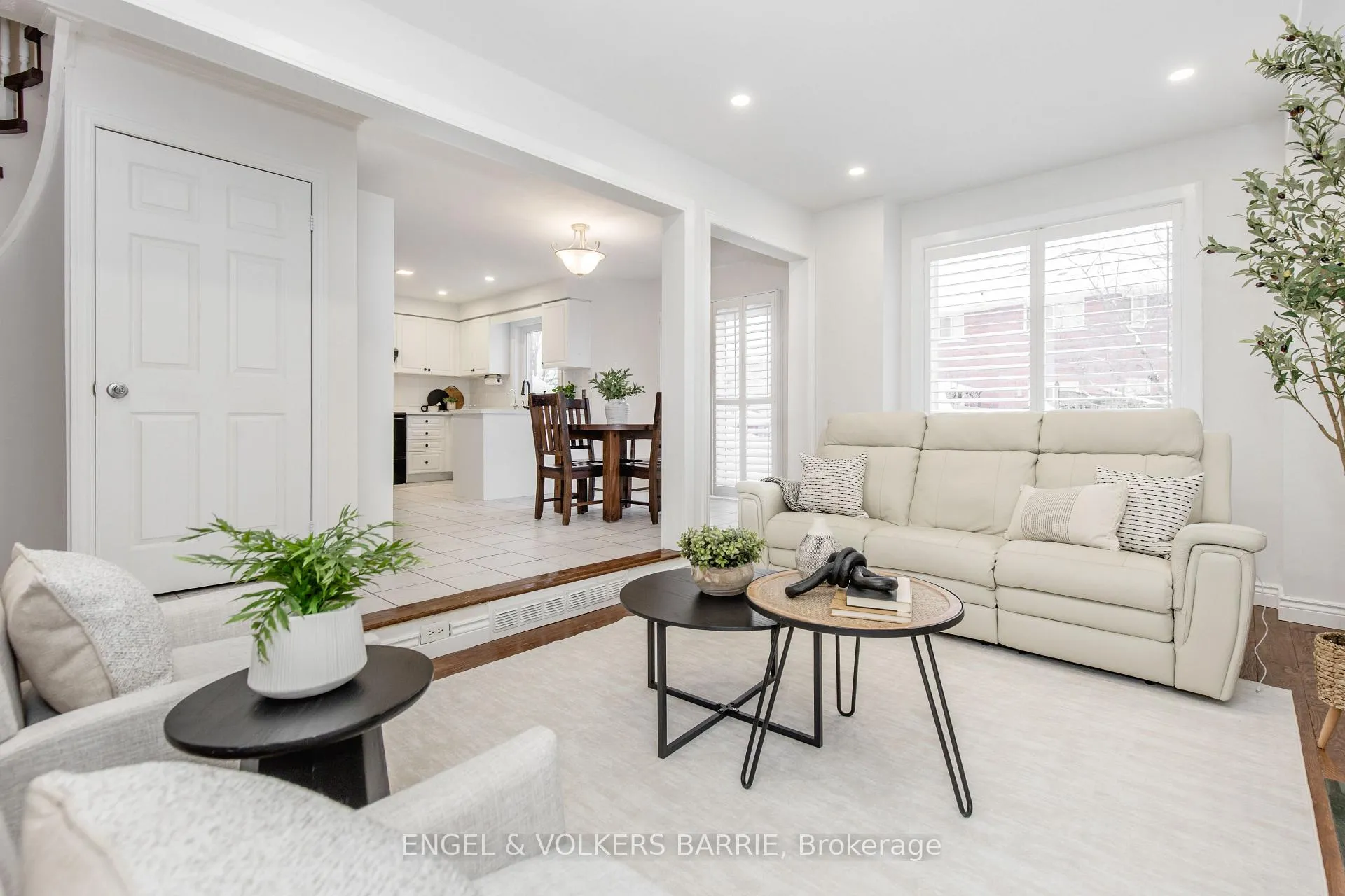 Photo 7 of 34 Bell Street, Barrie, Ardagh — HOMEH