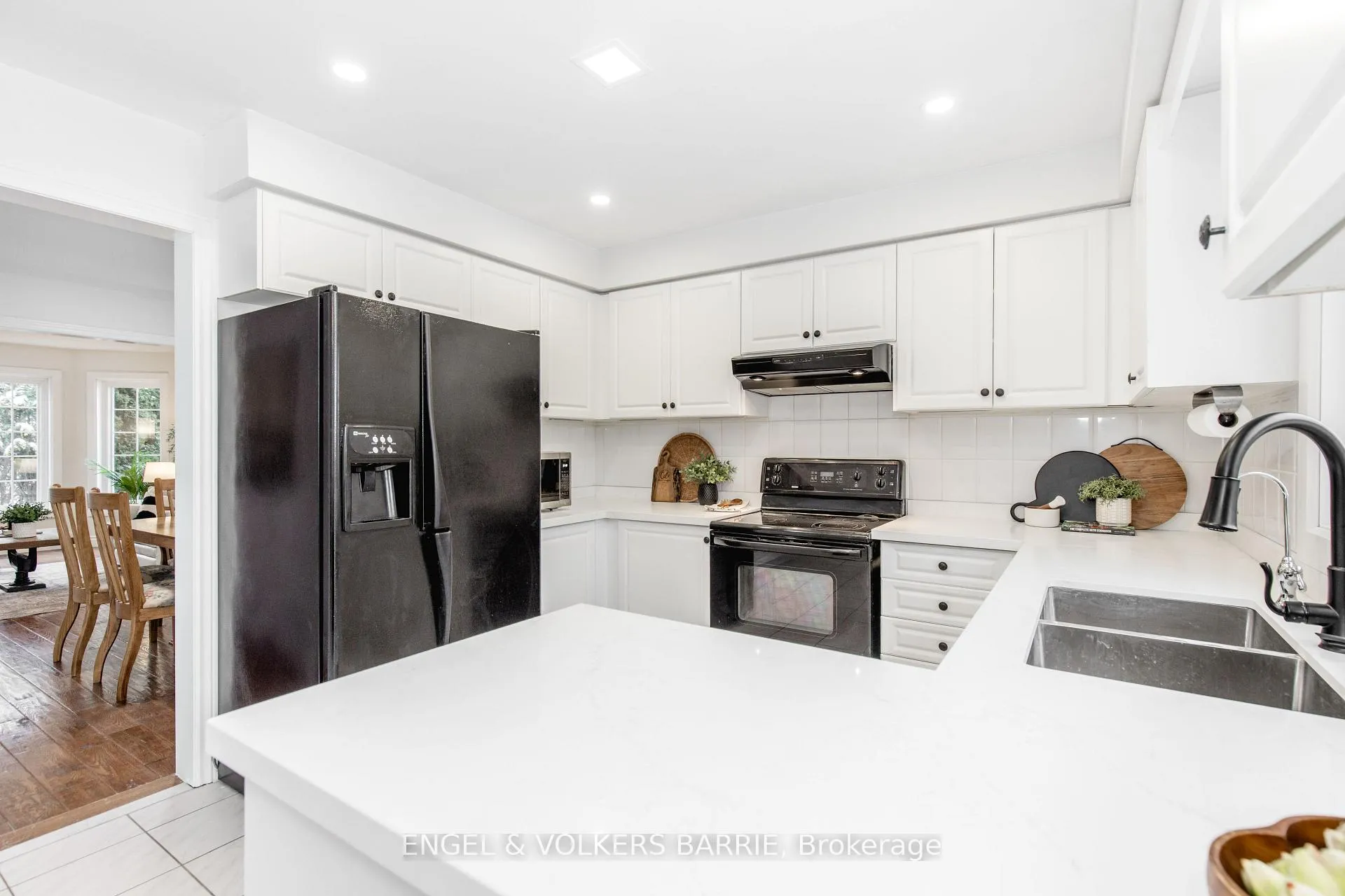 Photo 13 of 34 Bell Street, Barrie, Ardagh — HOMEH