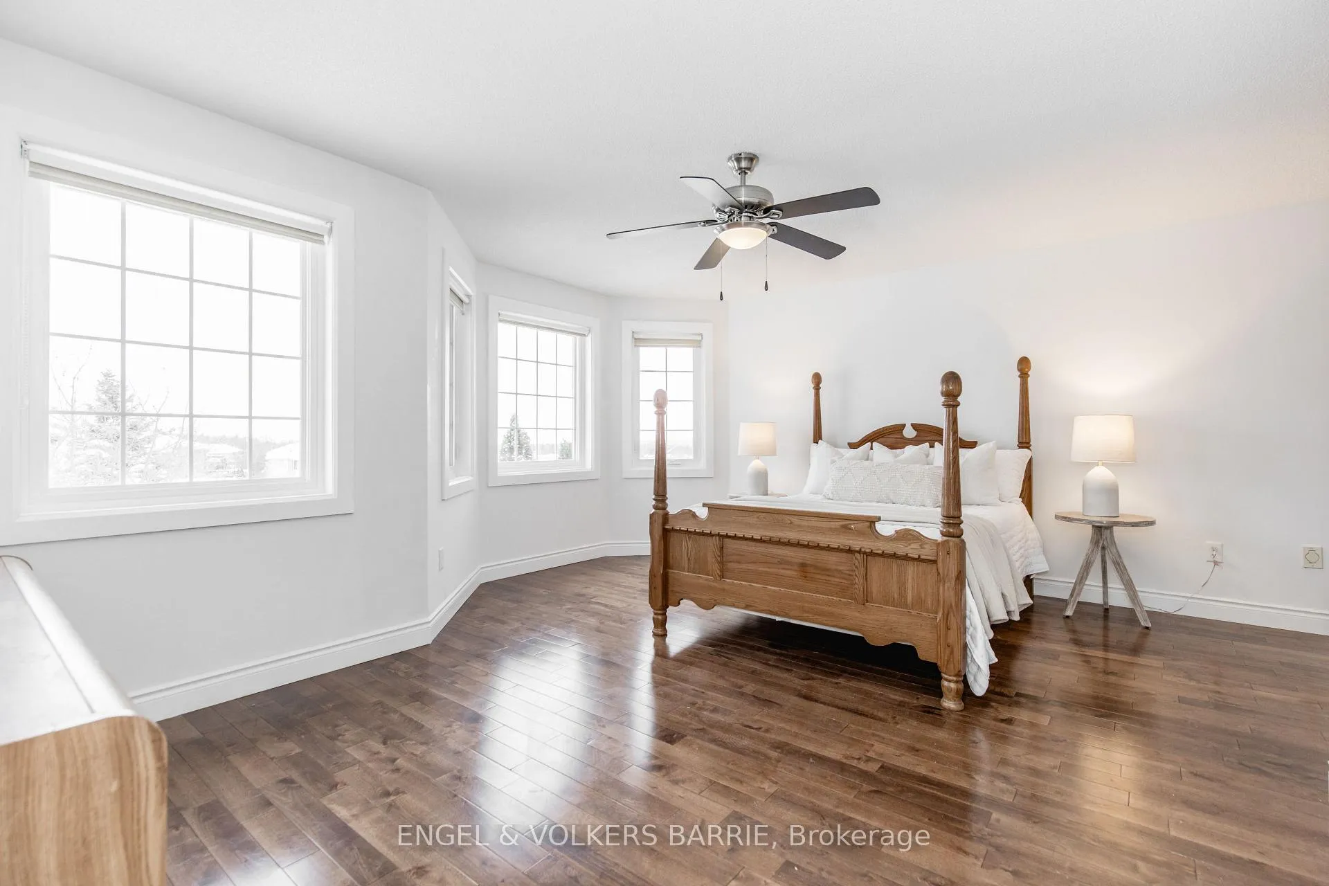 Photo 22 of 34 Bell Street, Barrie, Ardagh — HOMEH