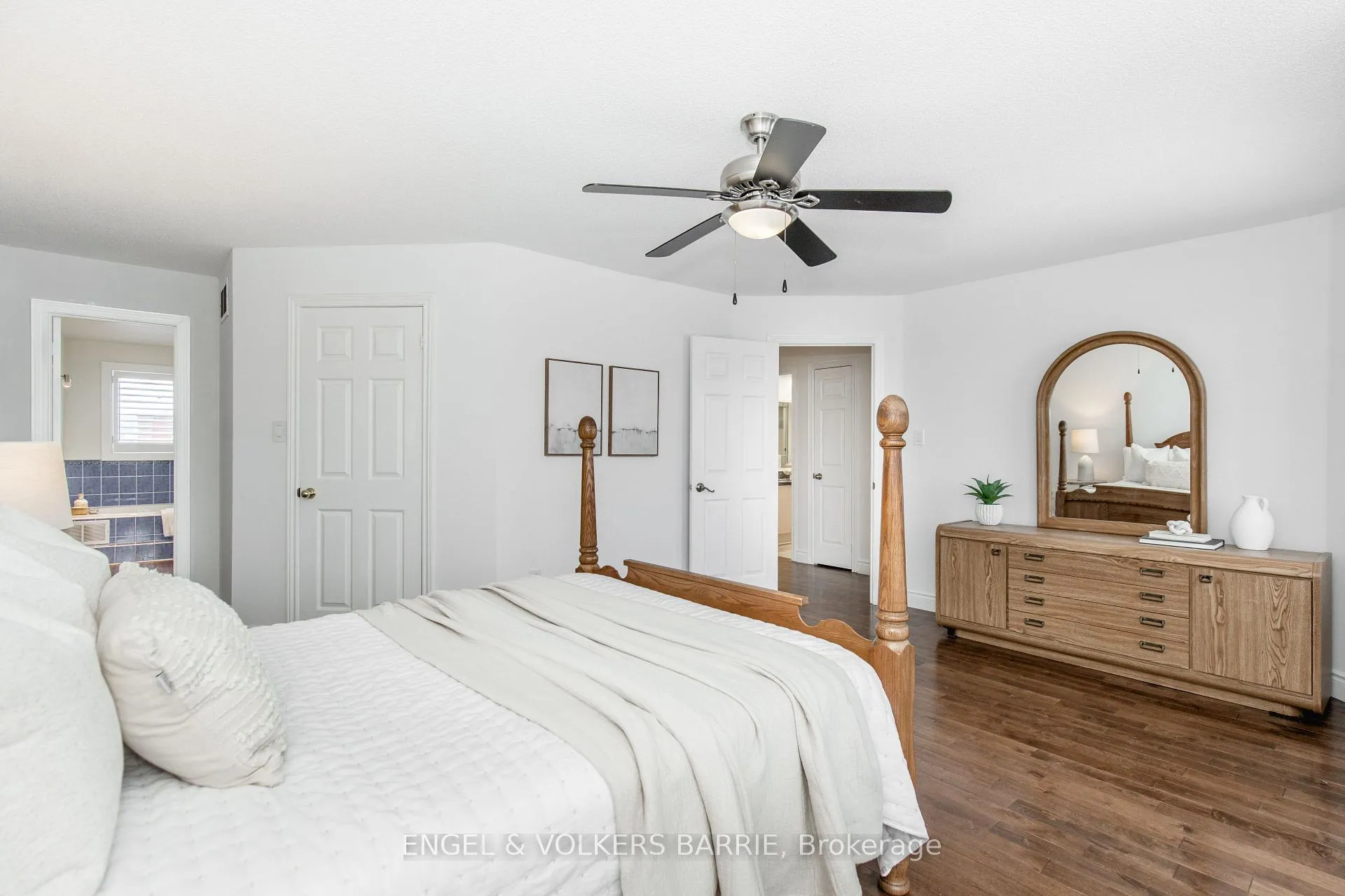 Photo 23 of 34 Bell Street, Barrie, Ardagh — HOMEH