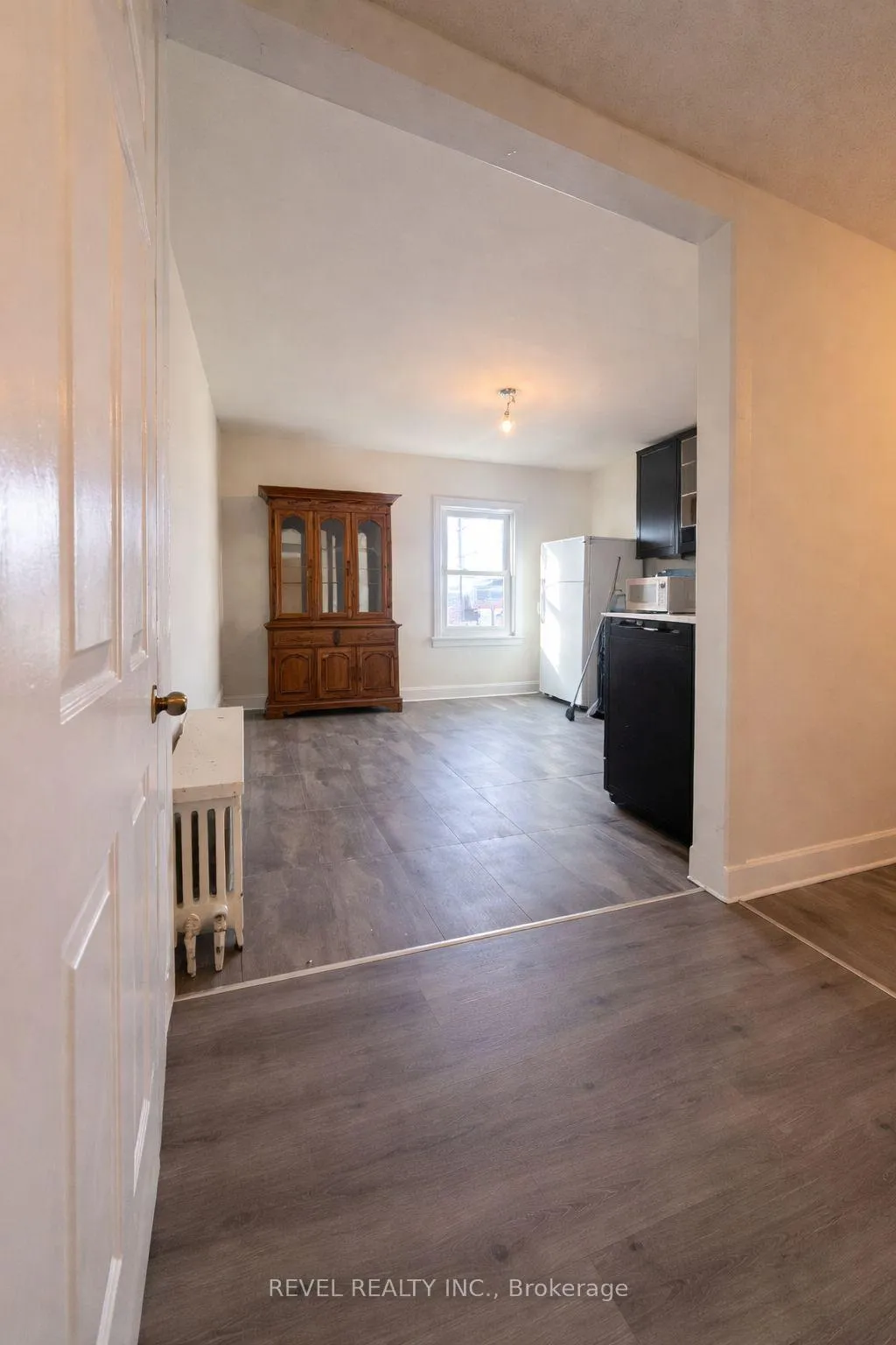 Photo 2 of Unit 1, 226 King Street, Welland, Welland Downtown — HOMEH