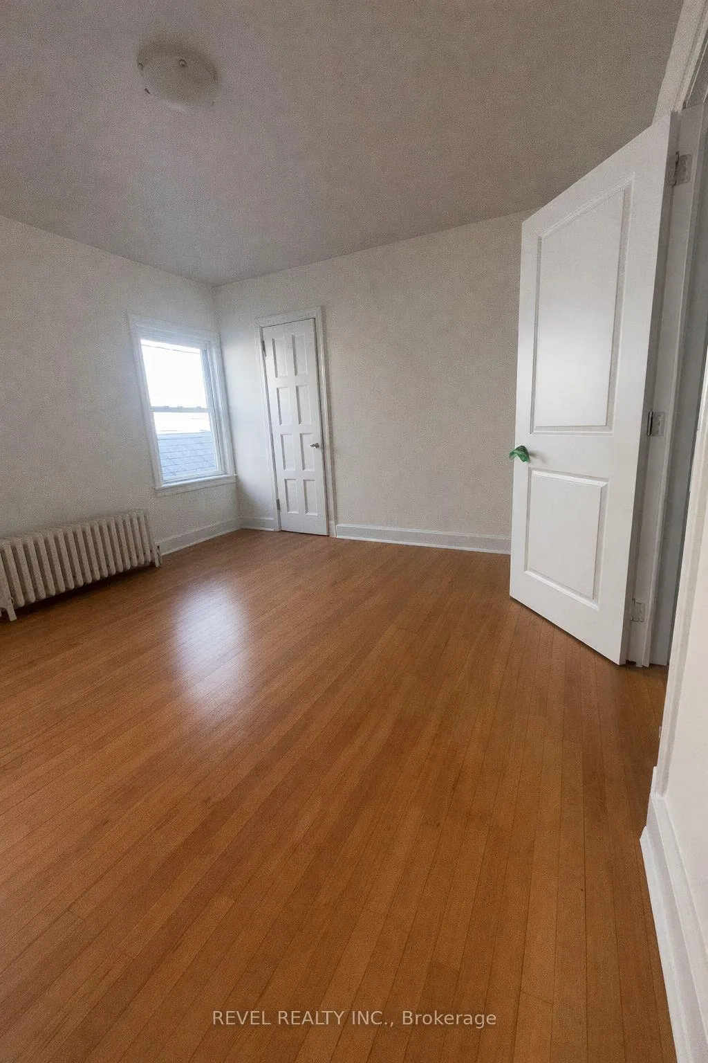 Photo 4 of Unit 1, 226 King Street, Welland, Welland Downtown — HOMEH