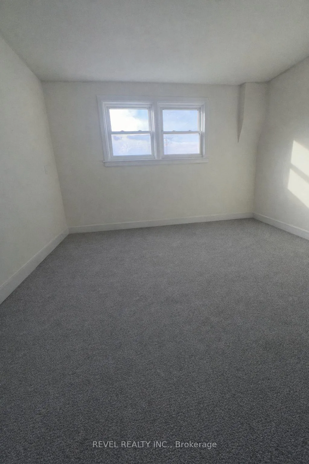 Photo 6 of Unit 1, 226 King Street, Welland, Welland Downtown — HOMEH