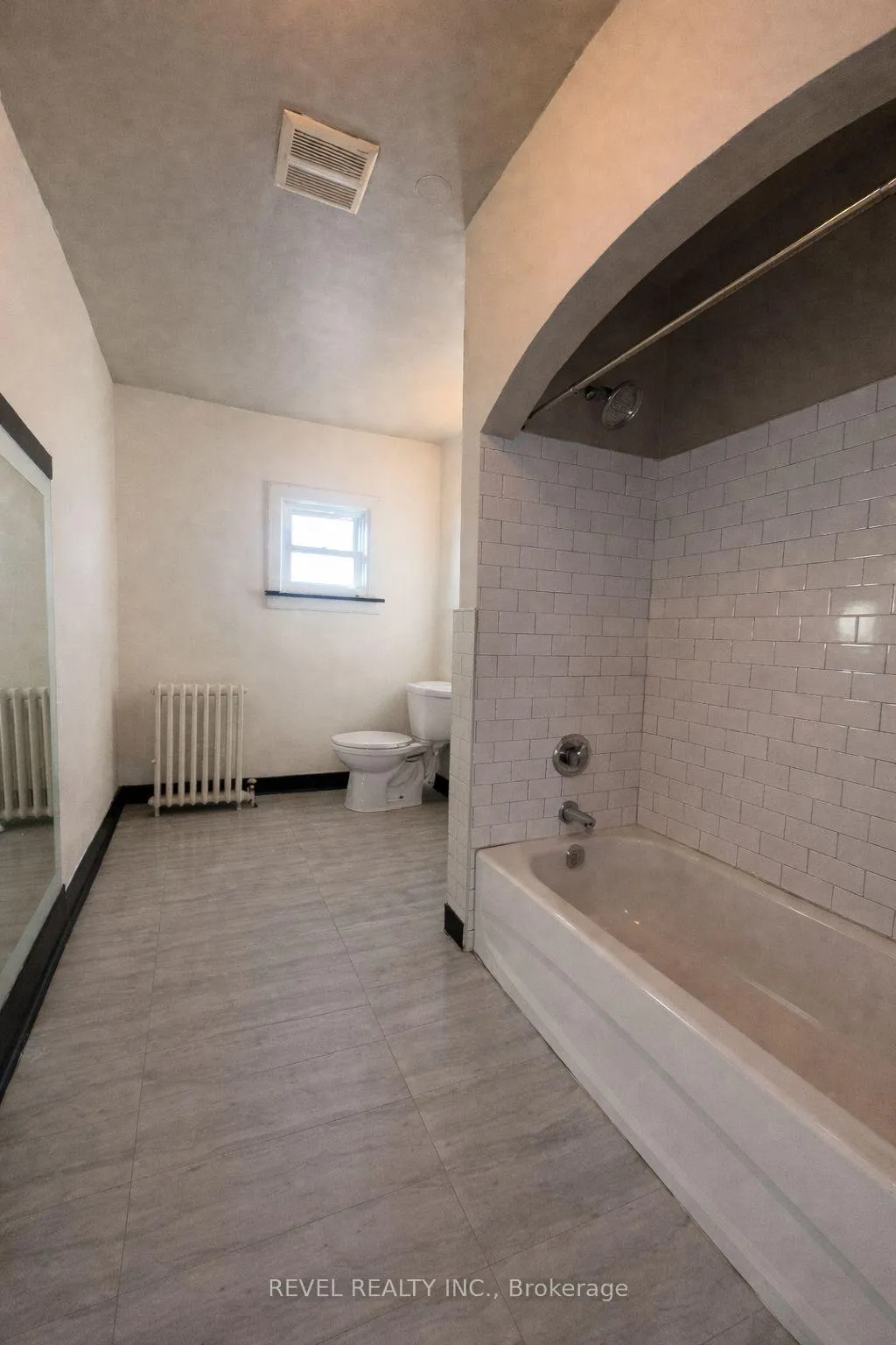 Photo 11 of Unit 1, 226 King Street, Welland, Welland Downtown — HOMEH