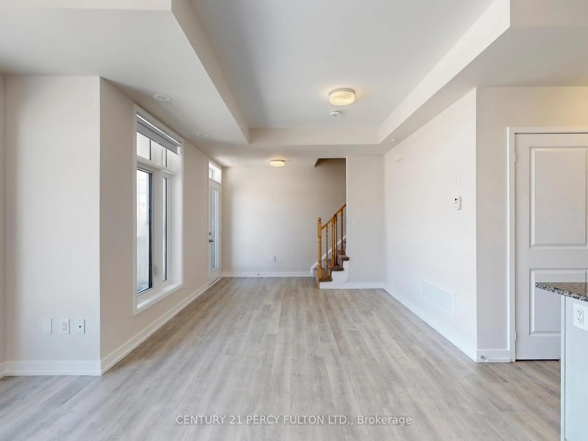 Photo 6 of Unit 206, 2550 Castlegate Crossing, Pickering, Duffin Heights — HOMEH