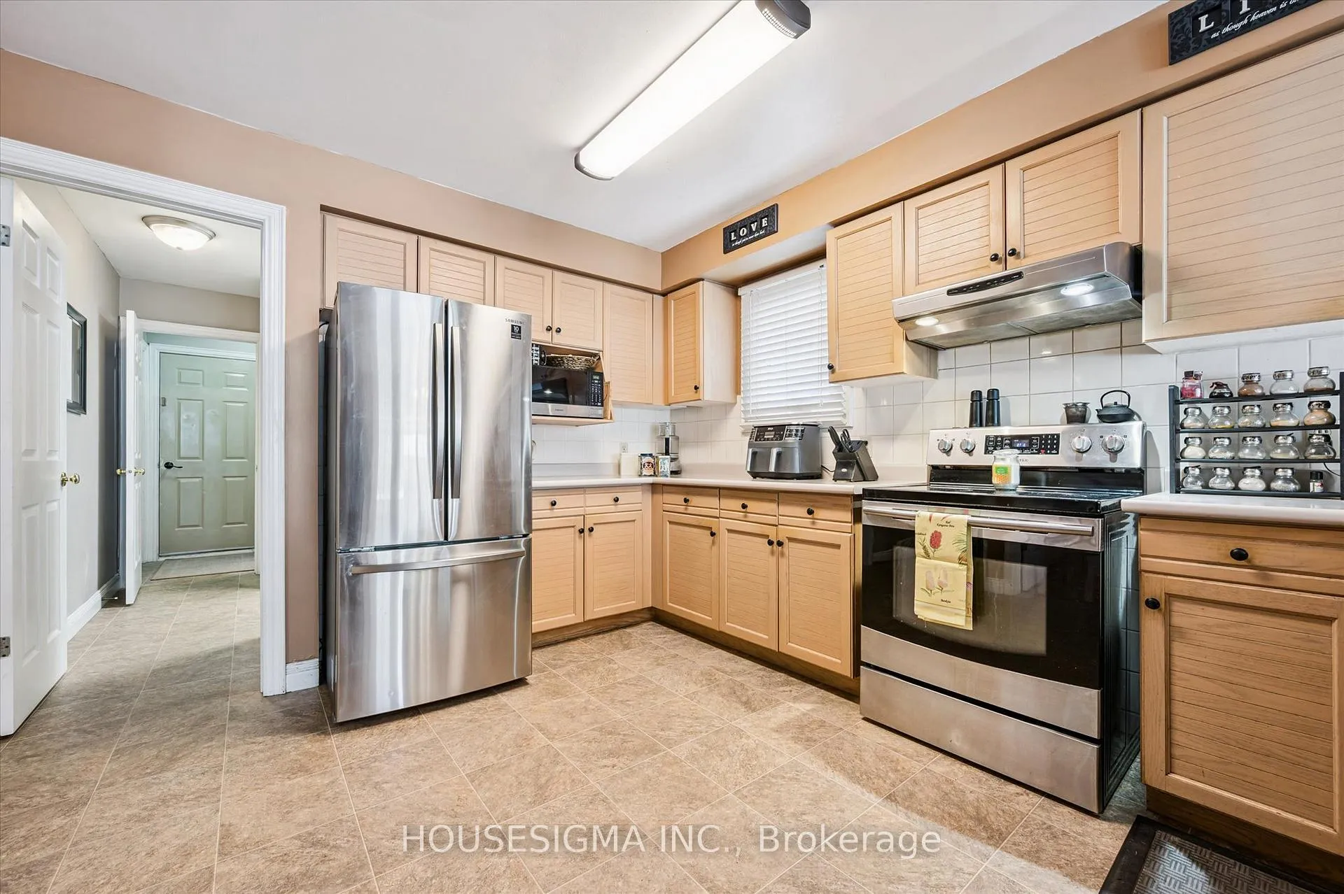 Photo 13 of 25 Lynnvalley Crescent, Kitchener — HOMEH