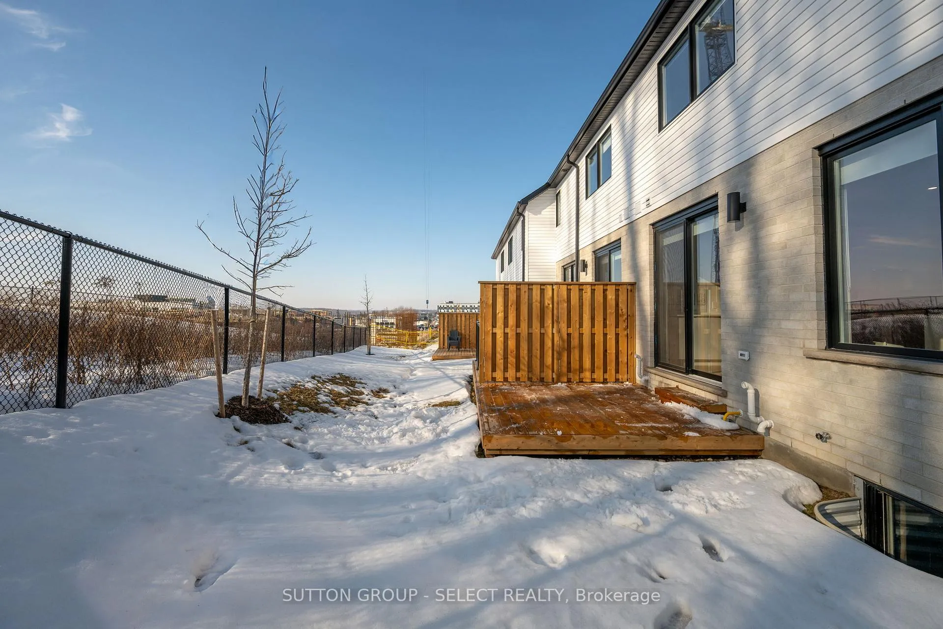 Photo 5 of 60-1175 Riverbend Road, London, South B — HOMEH