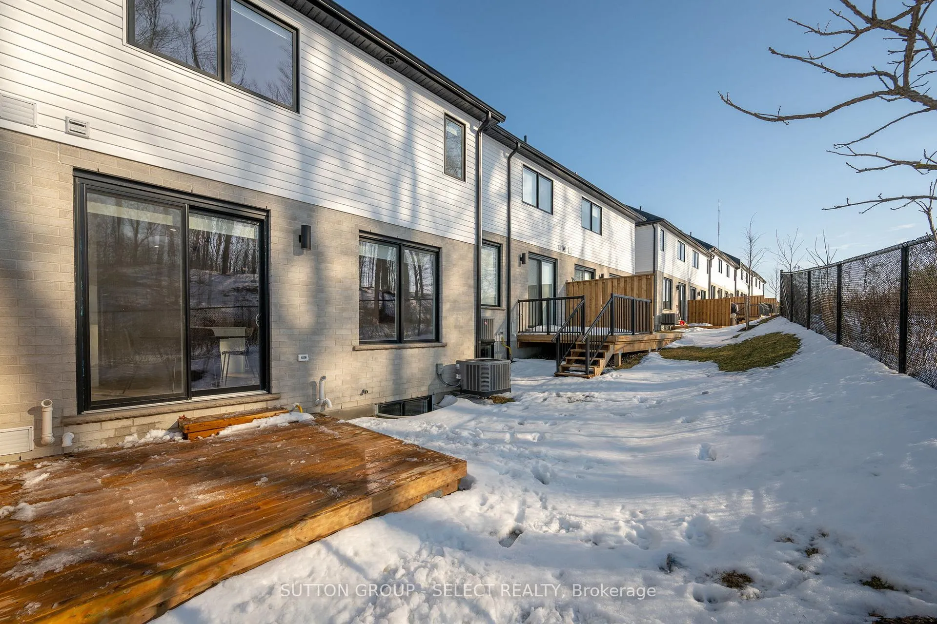 Photo 7 of 60-1175 Riverbend Road, London, South B — HOMEH